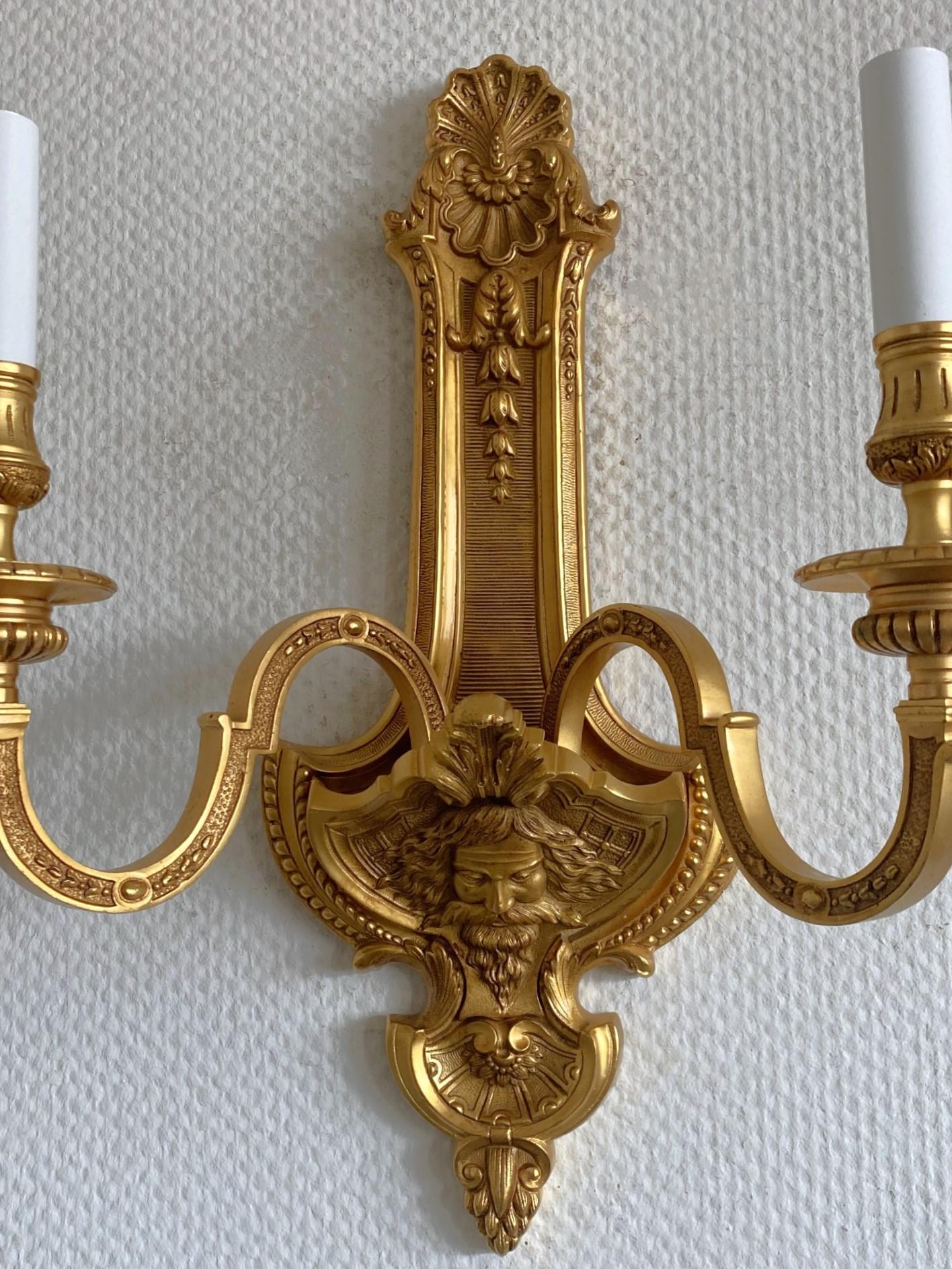 French Louis XV Style Gilt Bronze Sconce Wall Light, France 1920-1929 For Sale 5