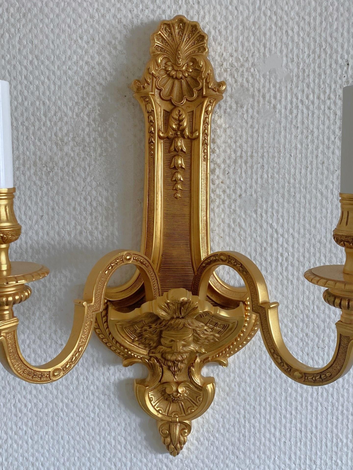 French Louis XV Style Gilt Bronze Sconce Wall Light, France 1920-1929 For Sale 7
