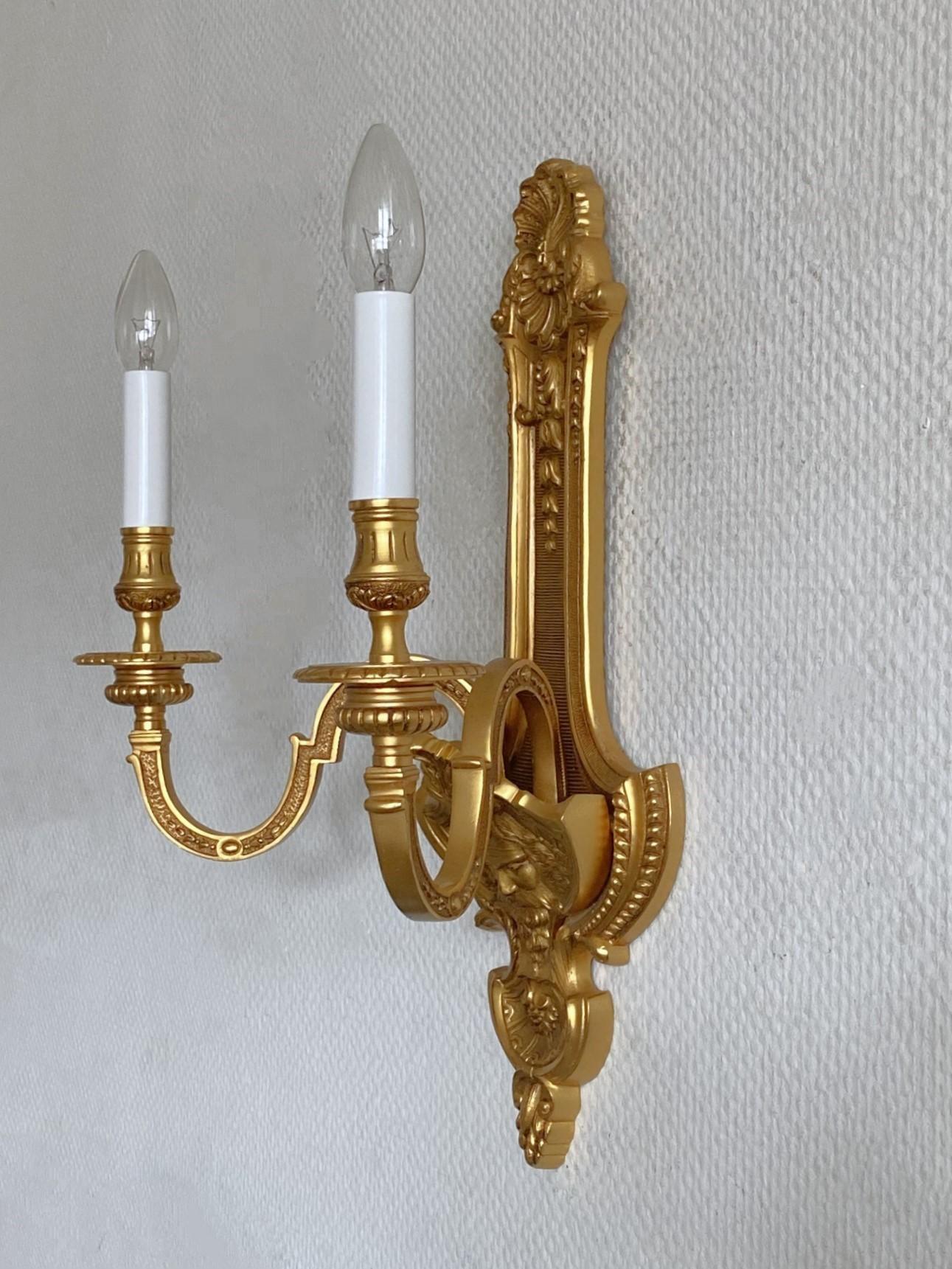 French Louis XV Style Gilt Bronze Sconce Wall Light, France 1920-1929 For Sale 1