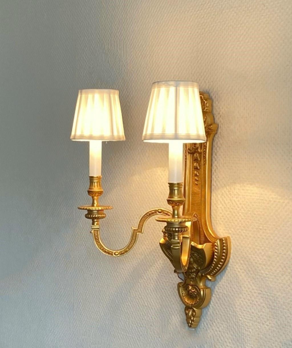 French Louis XV Style Gilt Bronze Sconce Wall Light, France 1920-1929 For Sale 4