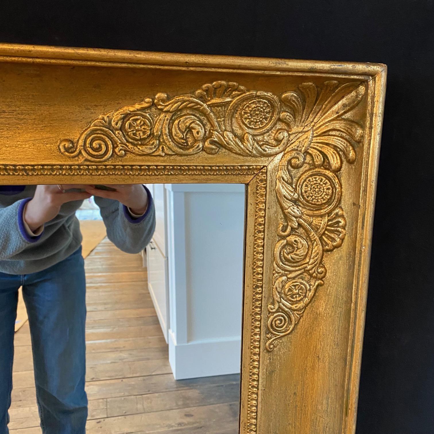 Grand miroir français de style Empire avec finition dorée  en vente 1