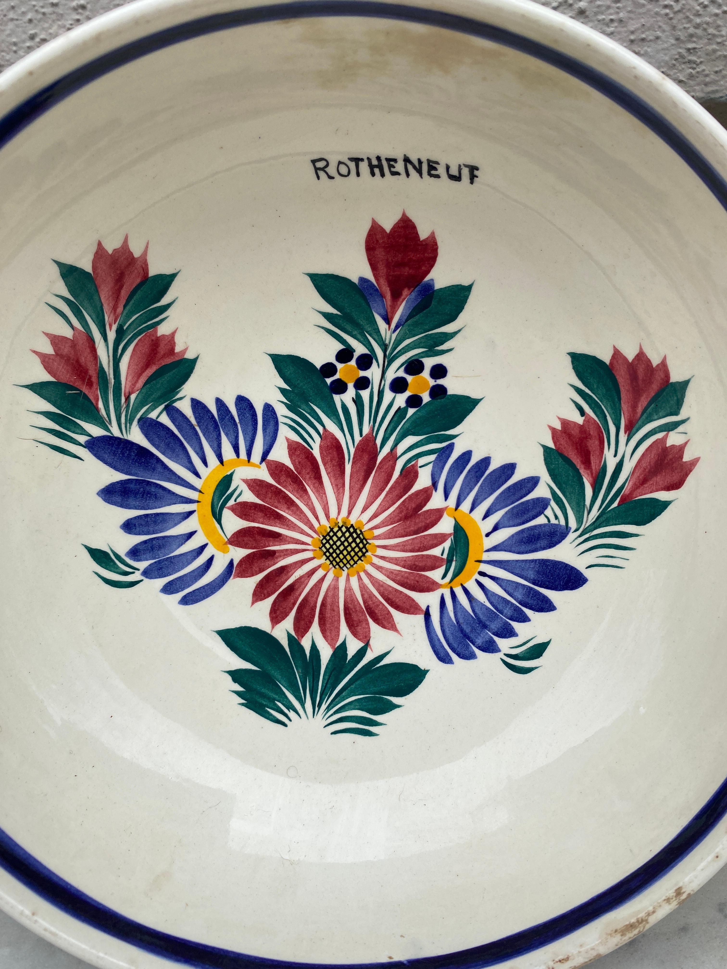 Large French Faience bowl Henriot Quimper, circa 1930.
Rotheneuf.