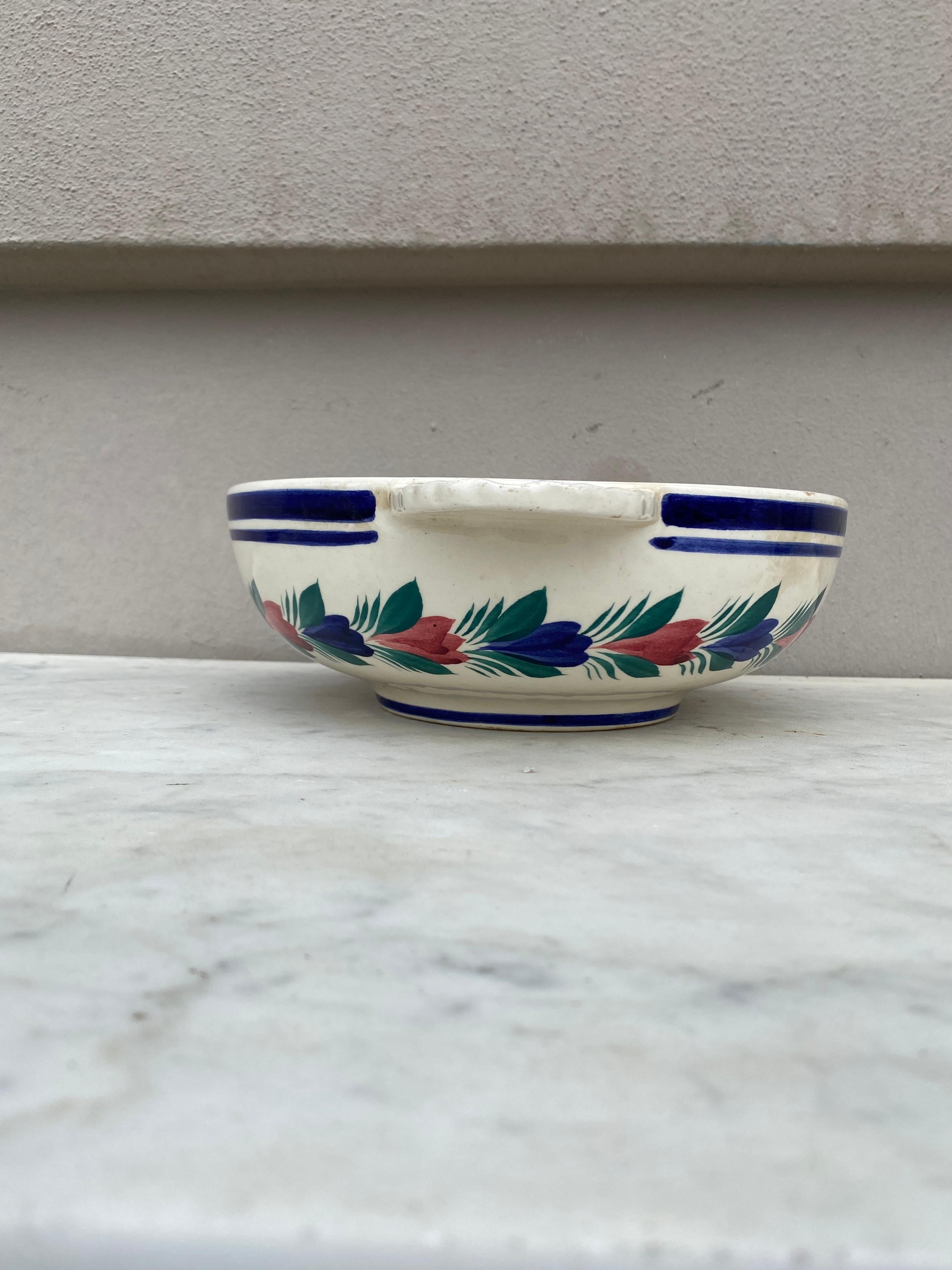 Large French Faience Bowl Henriot Quimper, circa 1930 In Good Condition For Sale In Austin, TX