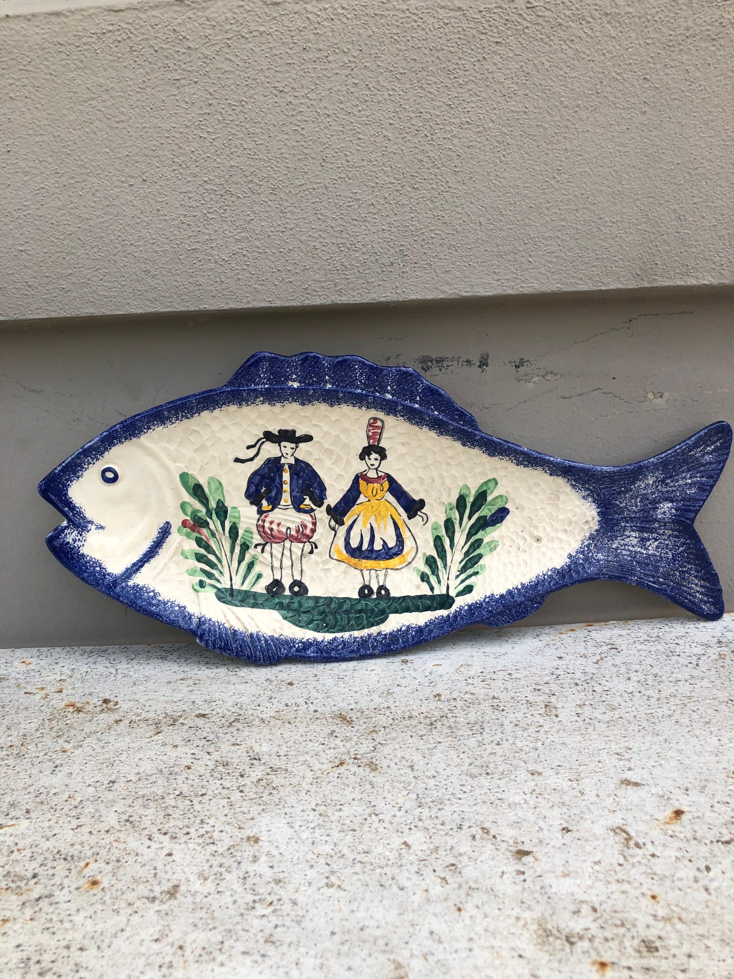 Large French Faience fish platter Circa 1950.
Marked Saint Pierre Penmarc'h
Handed paint.