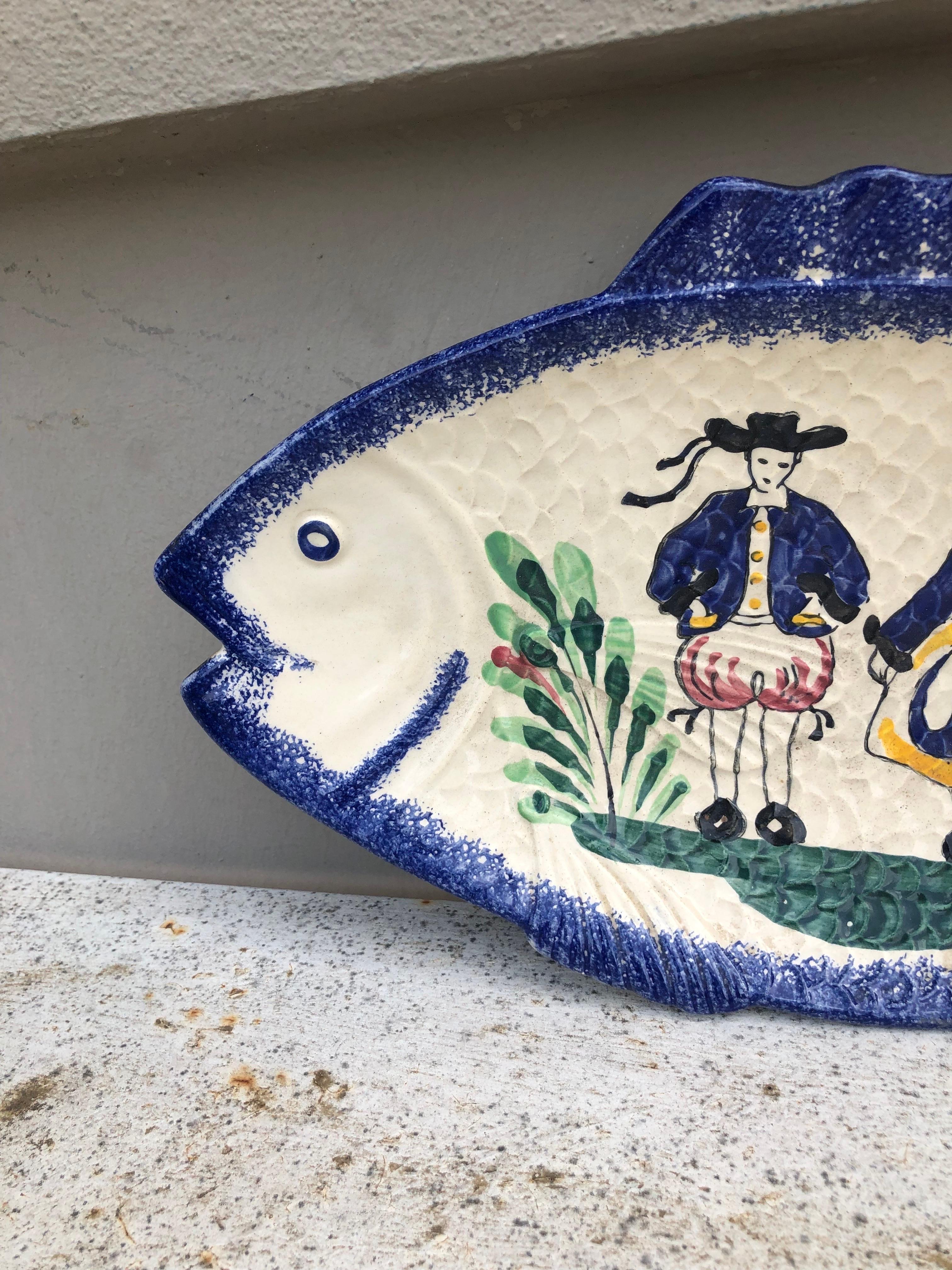 Large French Faience Fish Platter, Circa 1950 In Good Condition For Sale In Austin, TX