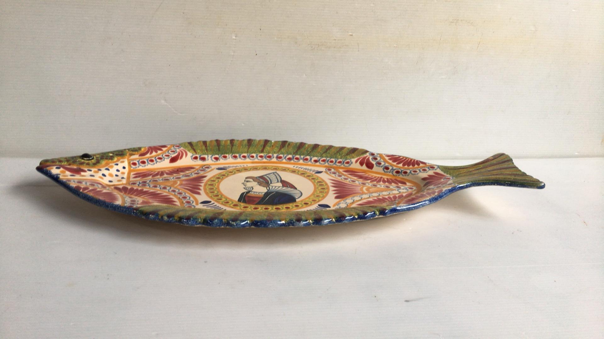 Art Deco Large French Faience Fish Platter Quimper Circa 1930 For Sale