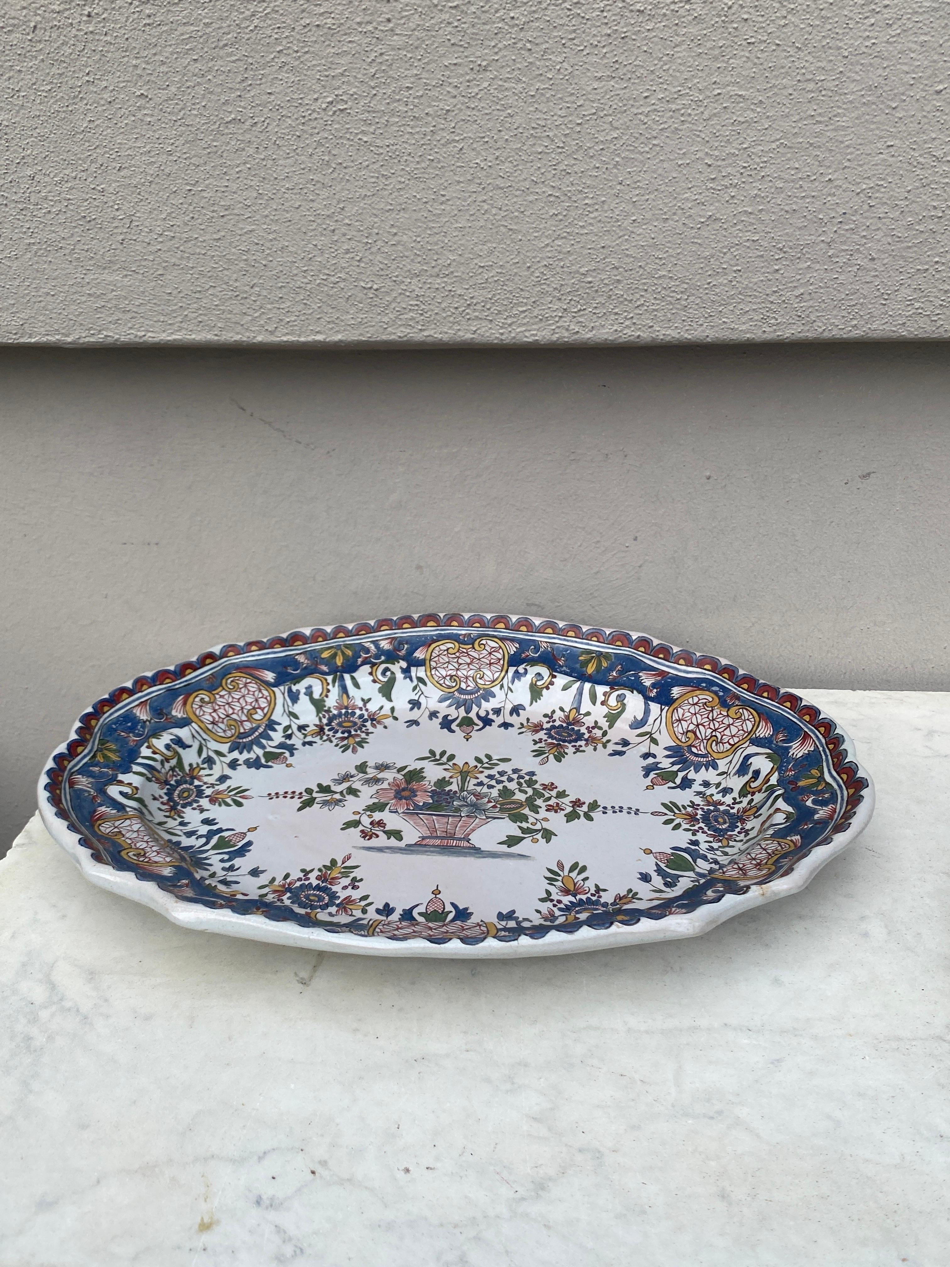 Grande piatto di maiolica francese Circa 1950.