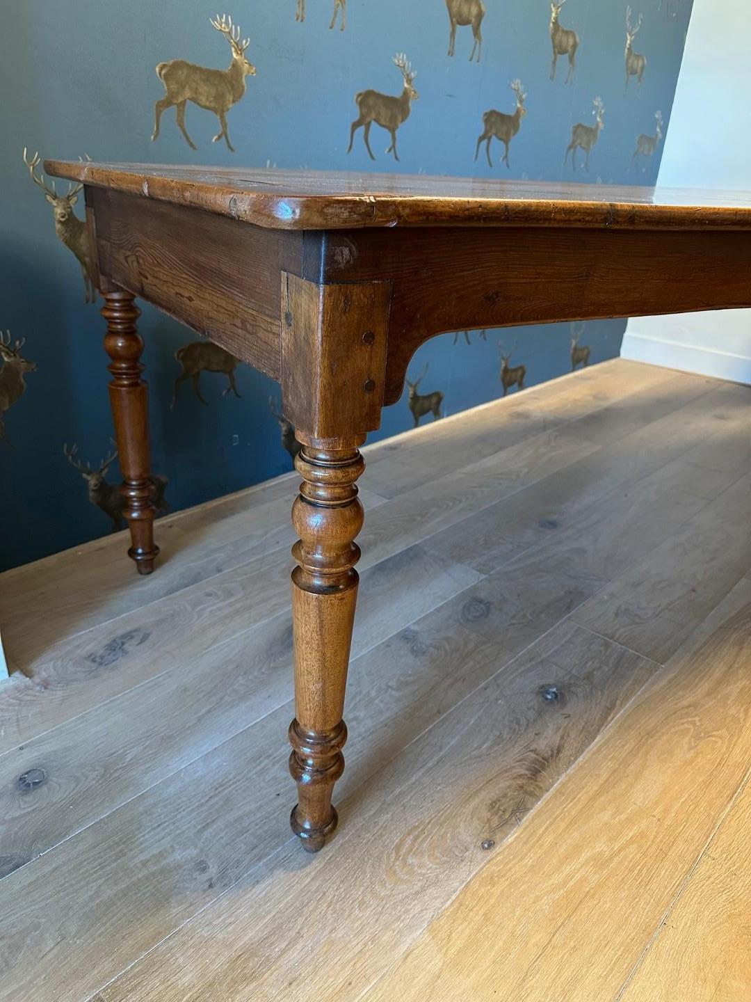 Milieu du XIXe siècle Grande table de ferme française en vente