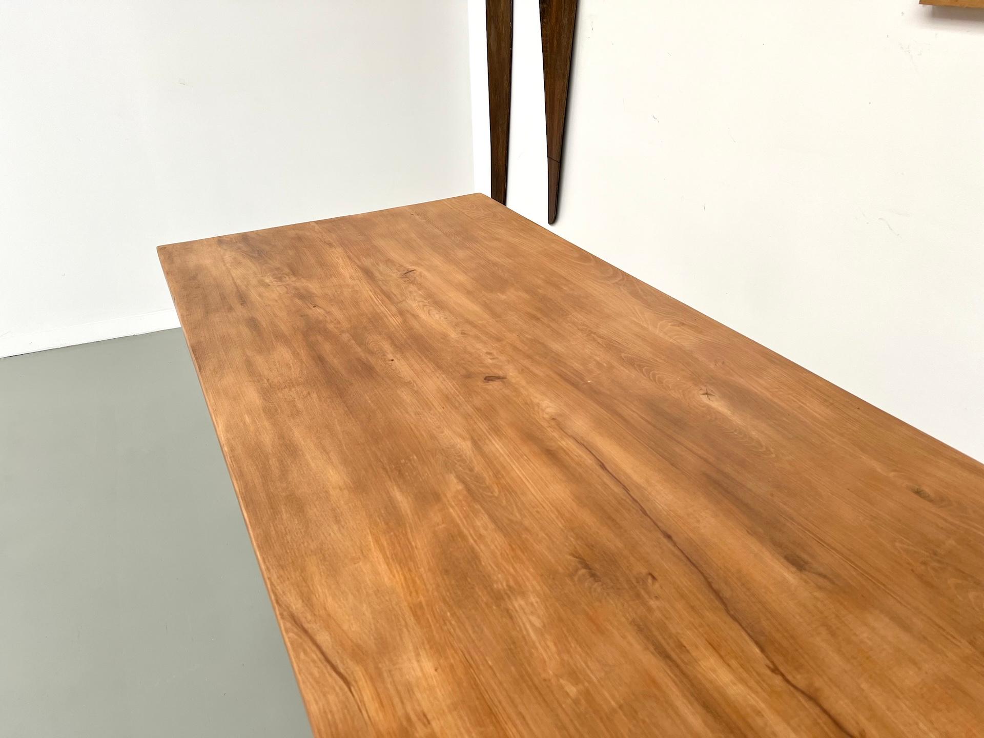 Grande table de ferme en hêtre massif en vente 4