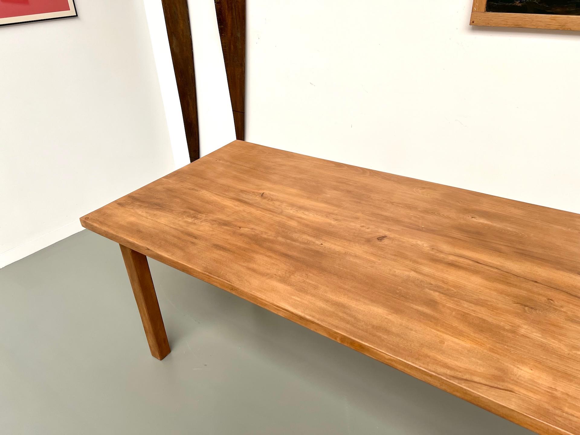 Grande table de ferme en hêtre massif Bon état - En vente à LYON, FR
