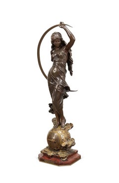 Grande horloge française figurative en bronze de style néo-grec par August Moreau