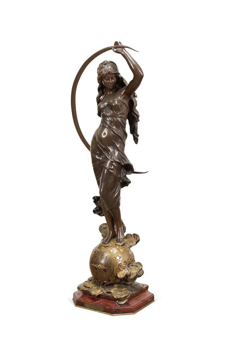 Große französische figurative Bronzeuhr der griechischen Wiedergeburt von Auguste Moreau (Neugriechisch) im Angebot