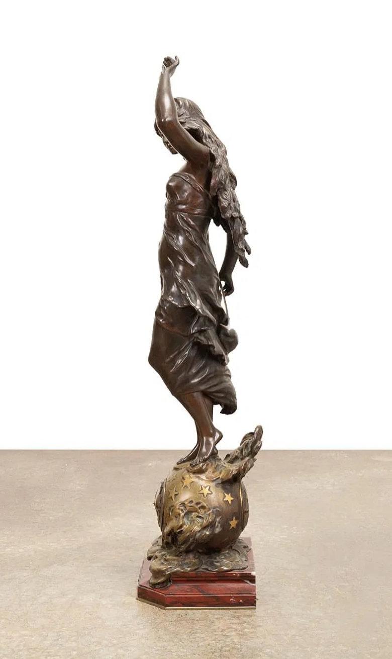 Große französische figurative Bronzeuhr der griechischen Wiedergeburt von Auguste Moreau (Französisch) im Angebot