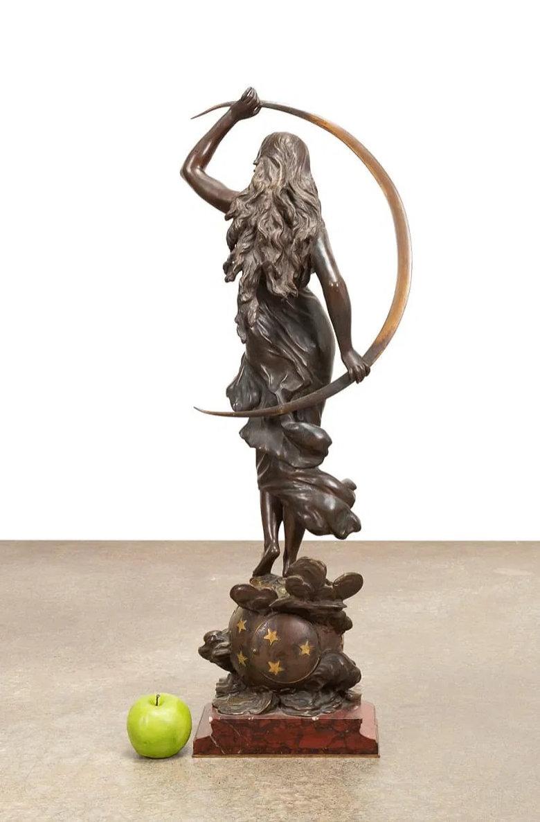 Große französische figurative Bronzeuhr der griechischen Wiedergeburt von Auguste Moreau (Vergoldet) im Angebot