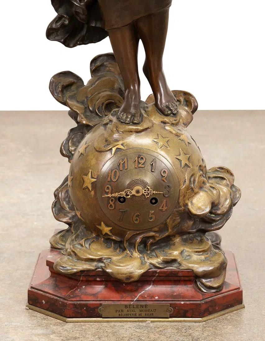 Große französische figurative Bronzeuhr der griechischen Wiedergeburt von Auguste Moreau im Angebot 1
