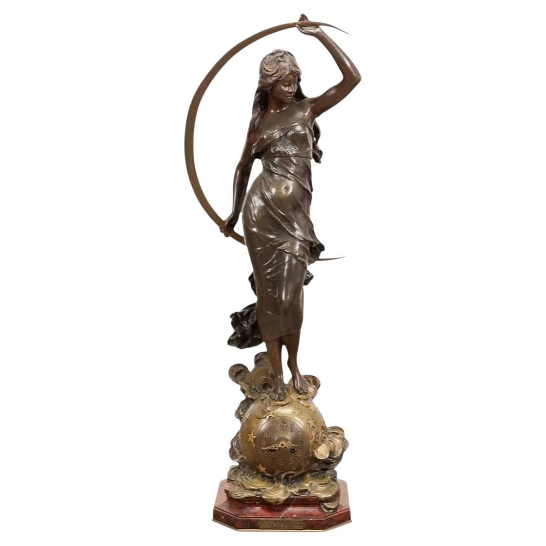 Große französische figurative Bronzeuhr der griechischen Wiedergeburt von Auguste Moreau im Angebot
