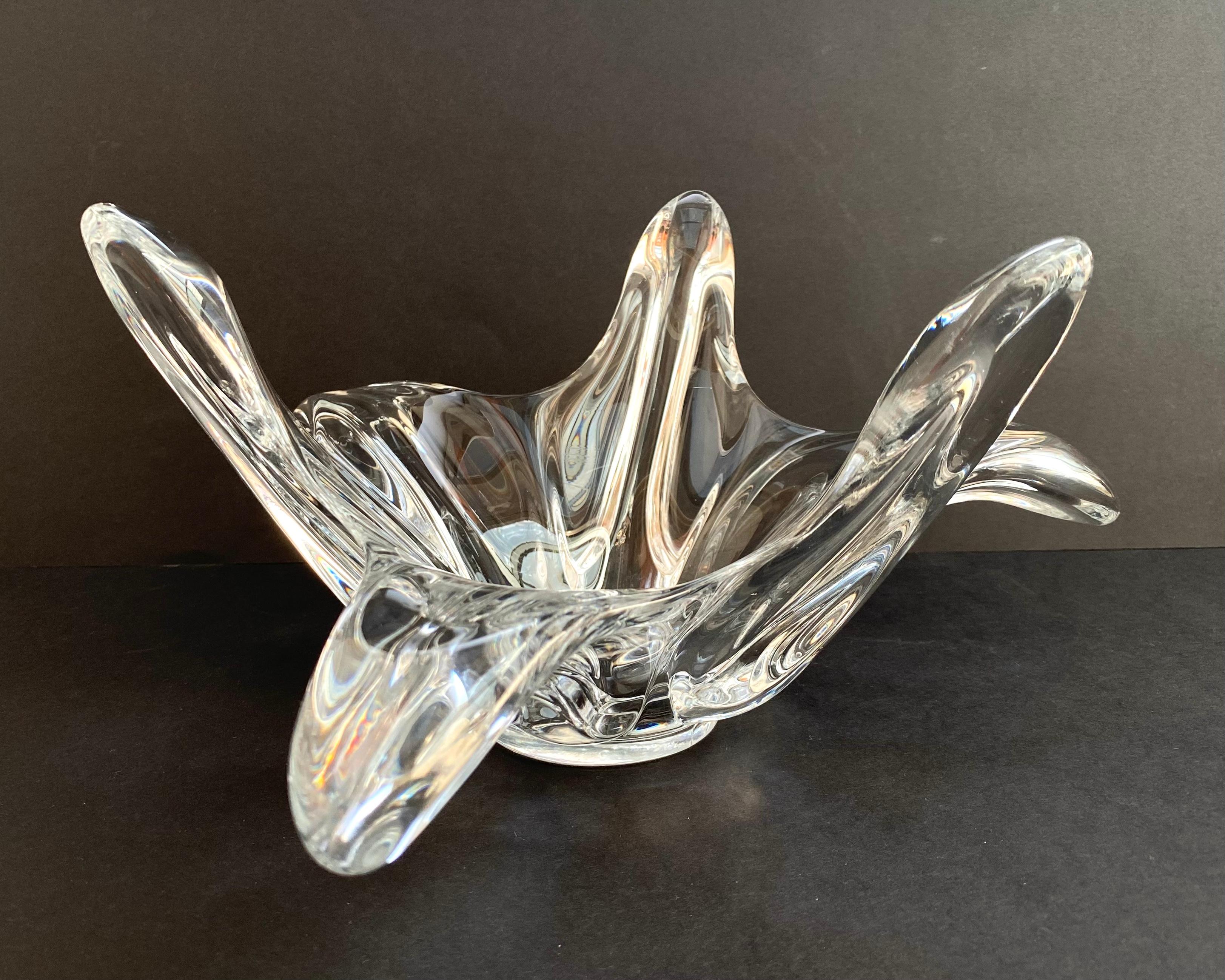 Mid-20th Century Large French Floral Crystal Glass Shell Bowl by Art Vannes, France, 1960s For Sale