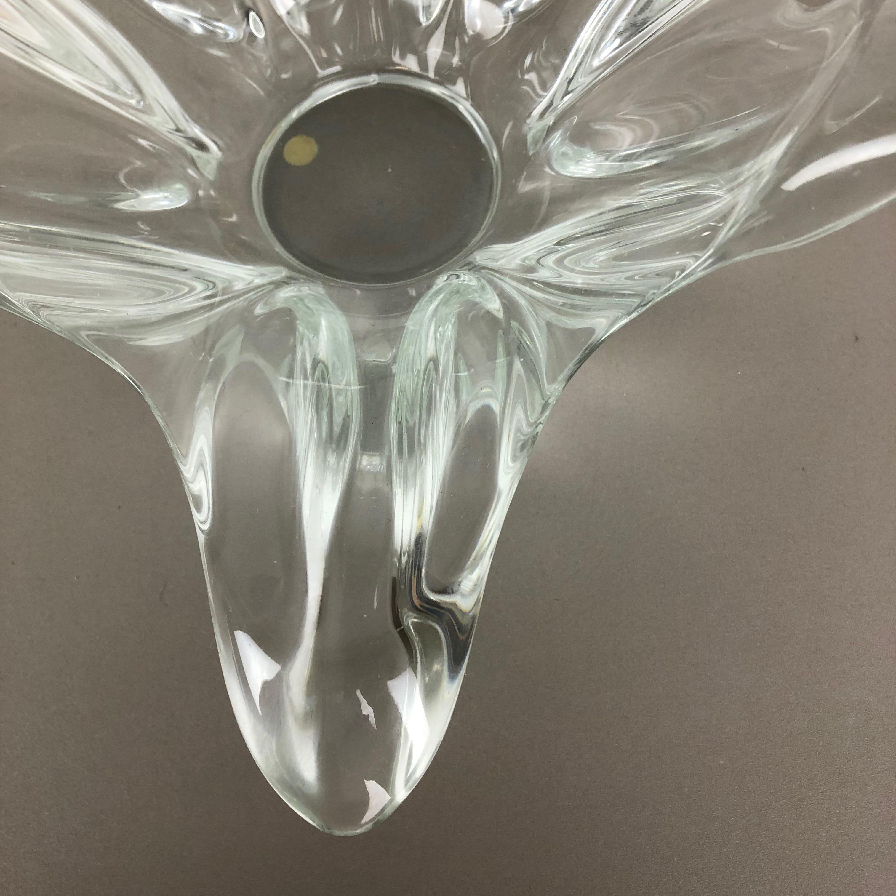 Large French Floral Crystal Glass Shell Bowl by Art Vannes, France, 1970s For Sale 1