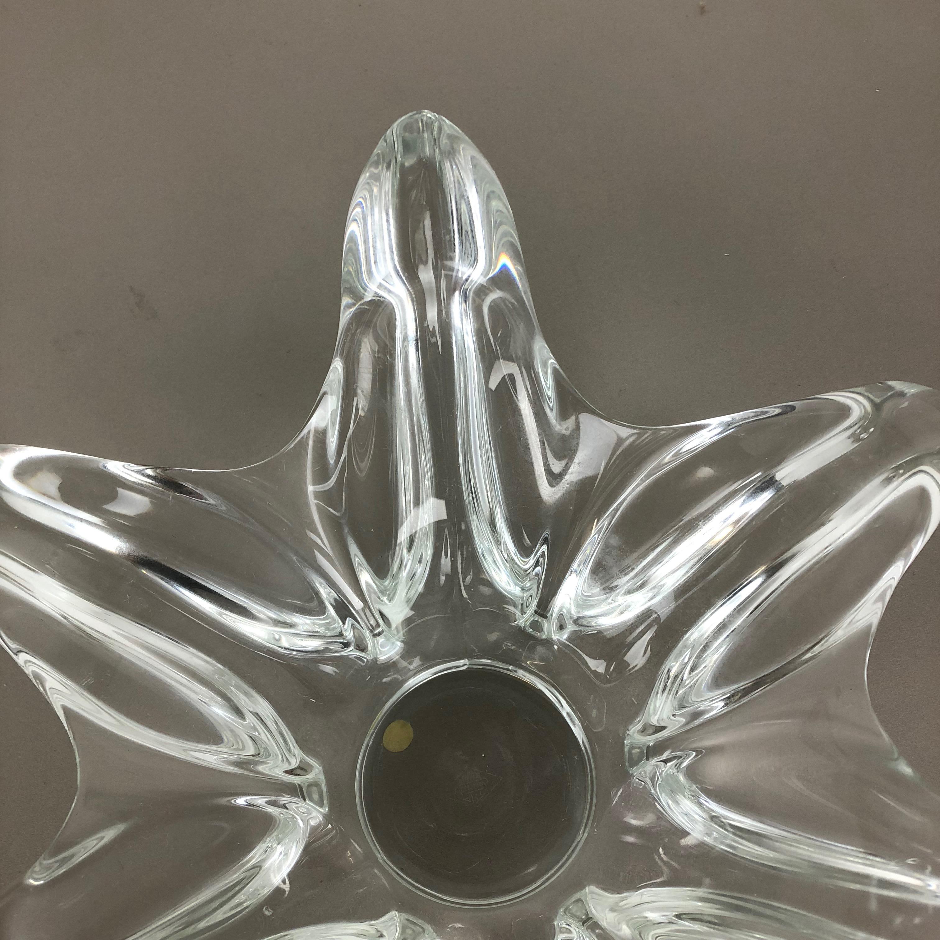 Large French Floral Crystal Glass Shell Bowl by Art Vannes, France, 1970s For Sale 3