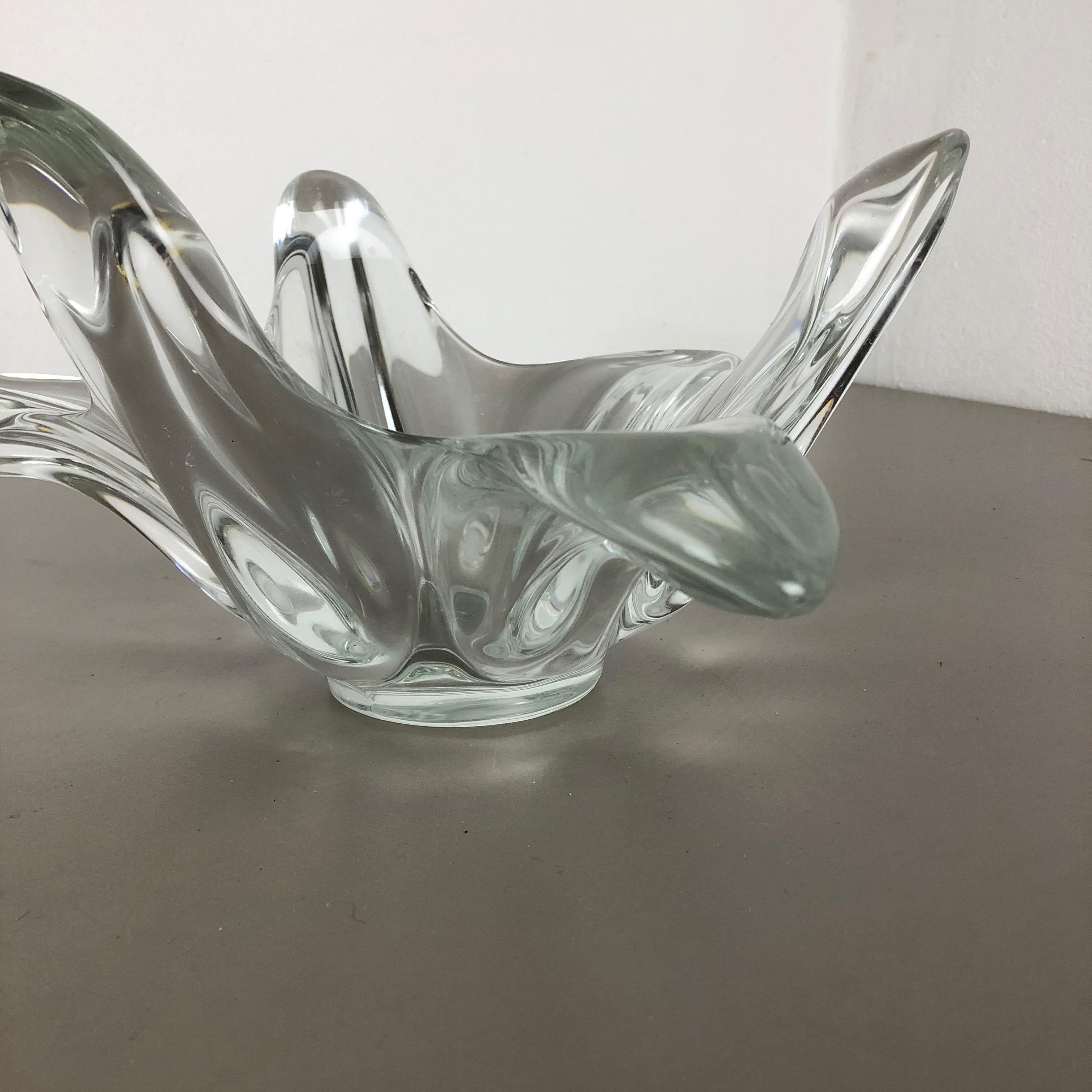Large French Floral Crystal Glass Shell Bowl by Art Vannes, France, 1970s For Sale 5
