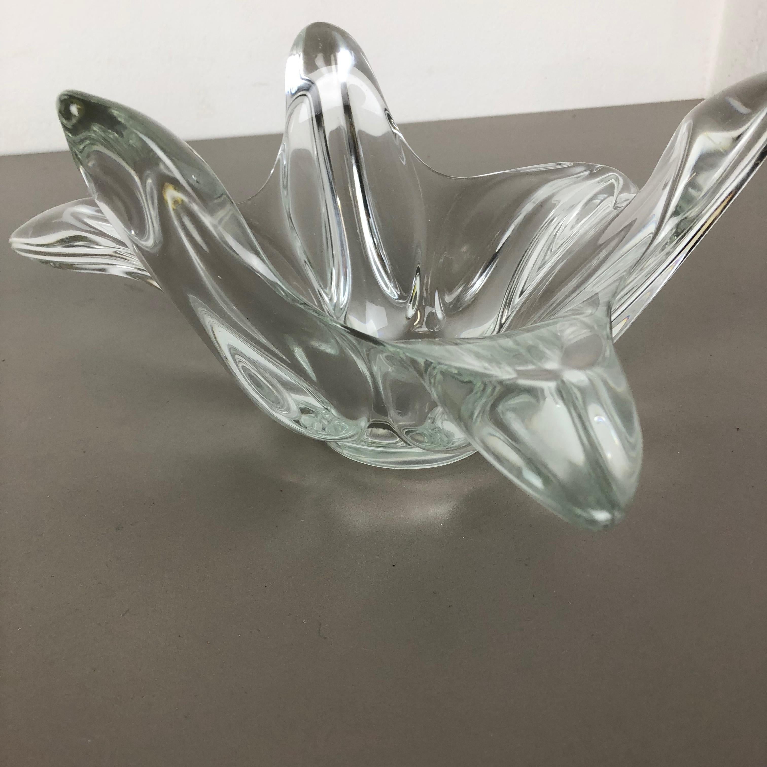 Large French Floral Crystal Glass Shell Bowl by Art Vannes, France, 1970s For Sale 6