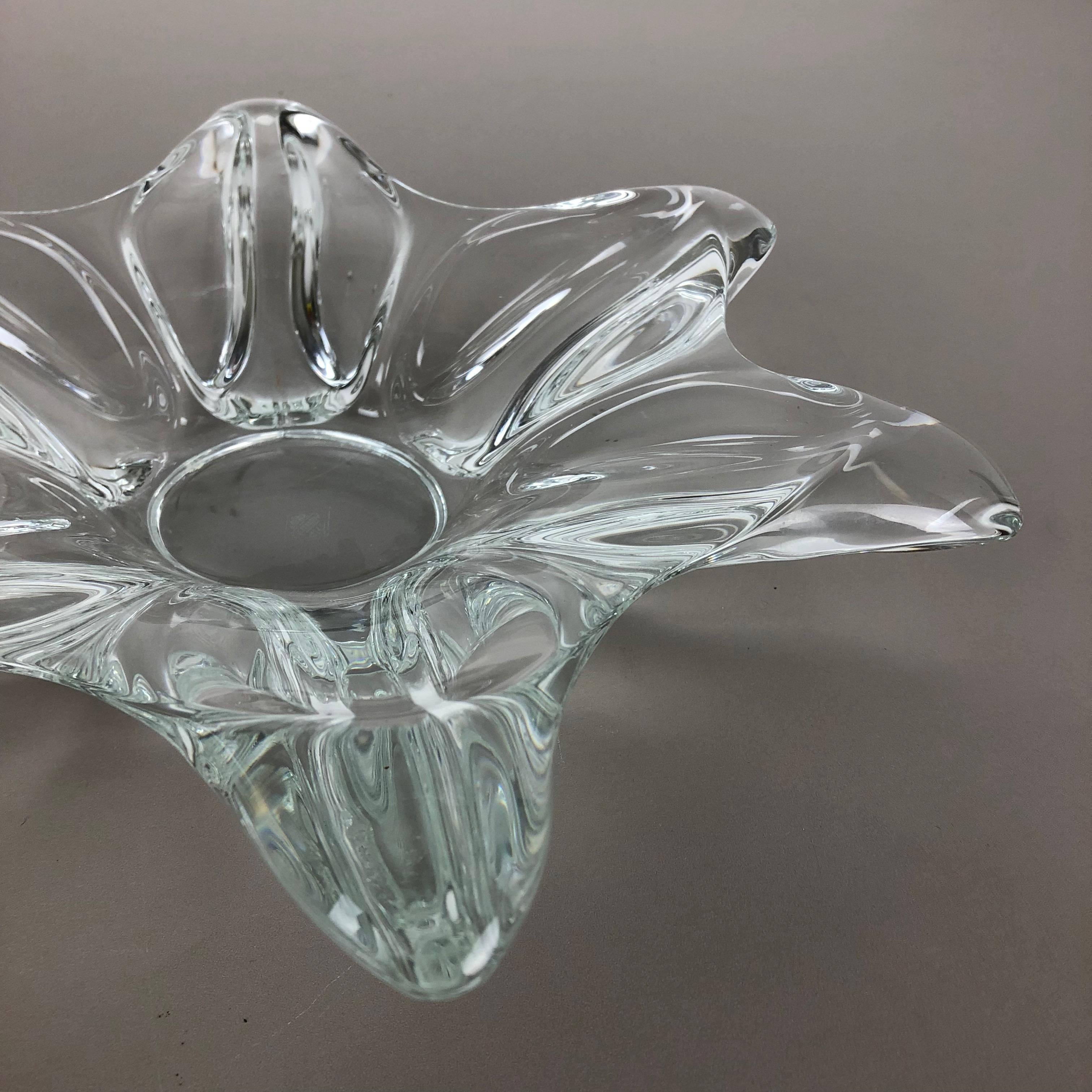 Large French Floral Crystal Glass Shell Bowl by Art Vannes, France, 1970s For Sale 11
