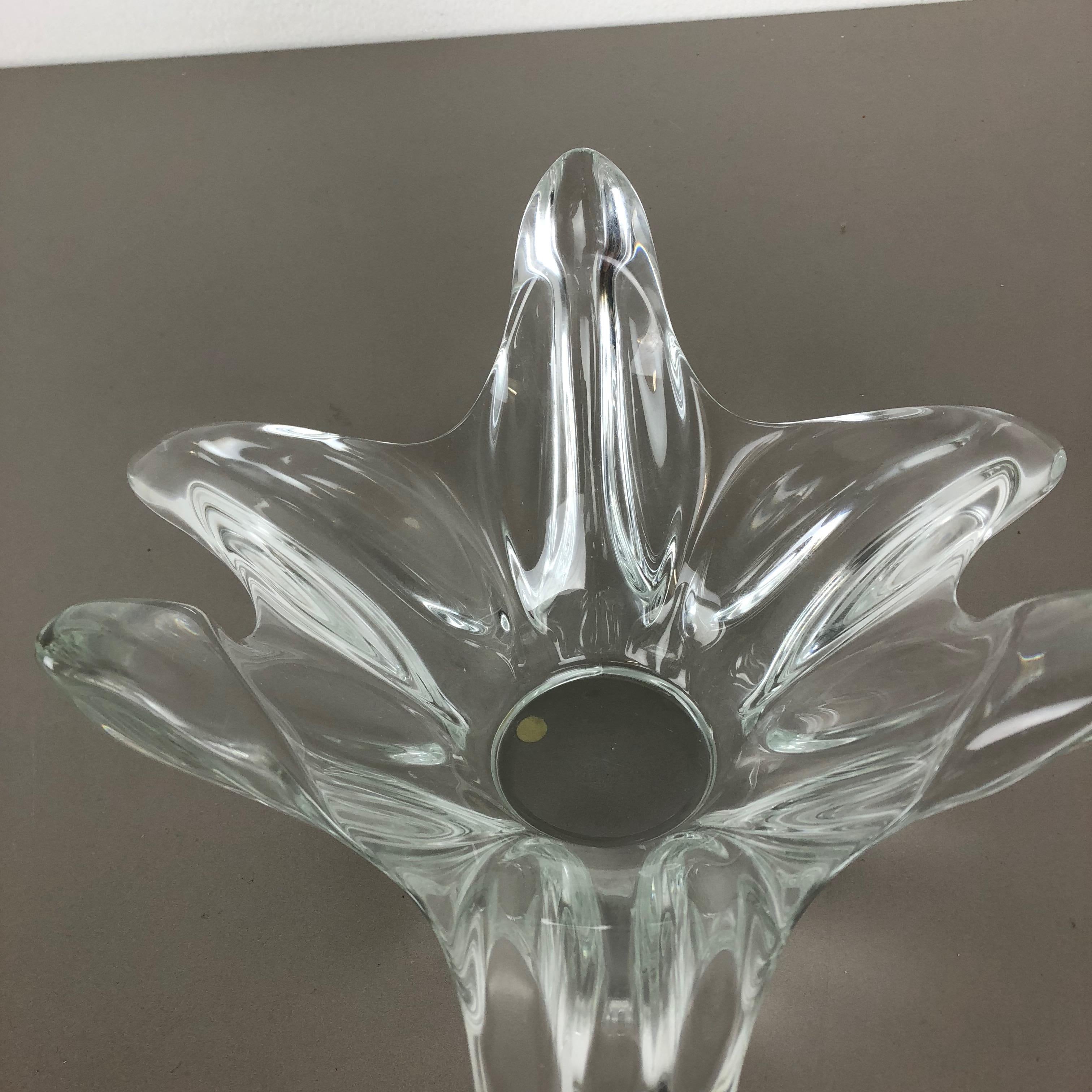 20th Century Large French Floral Crystal Glass Shell Bowl by Art Vannes, France, 1970s For Sale