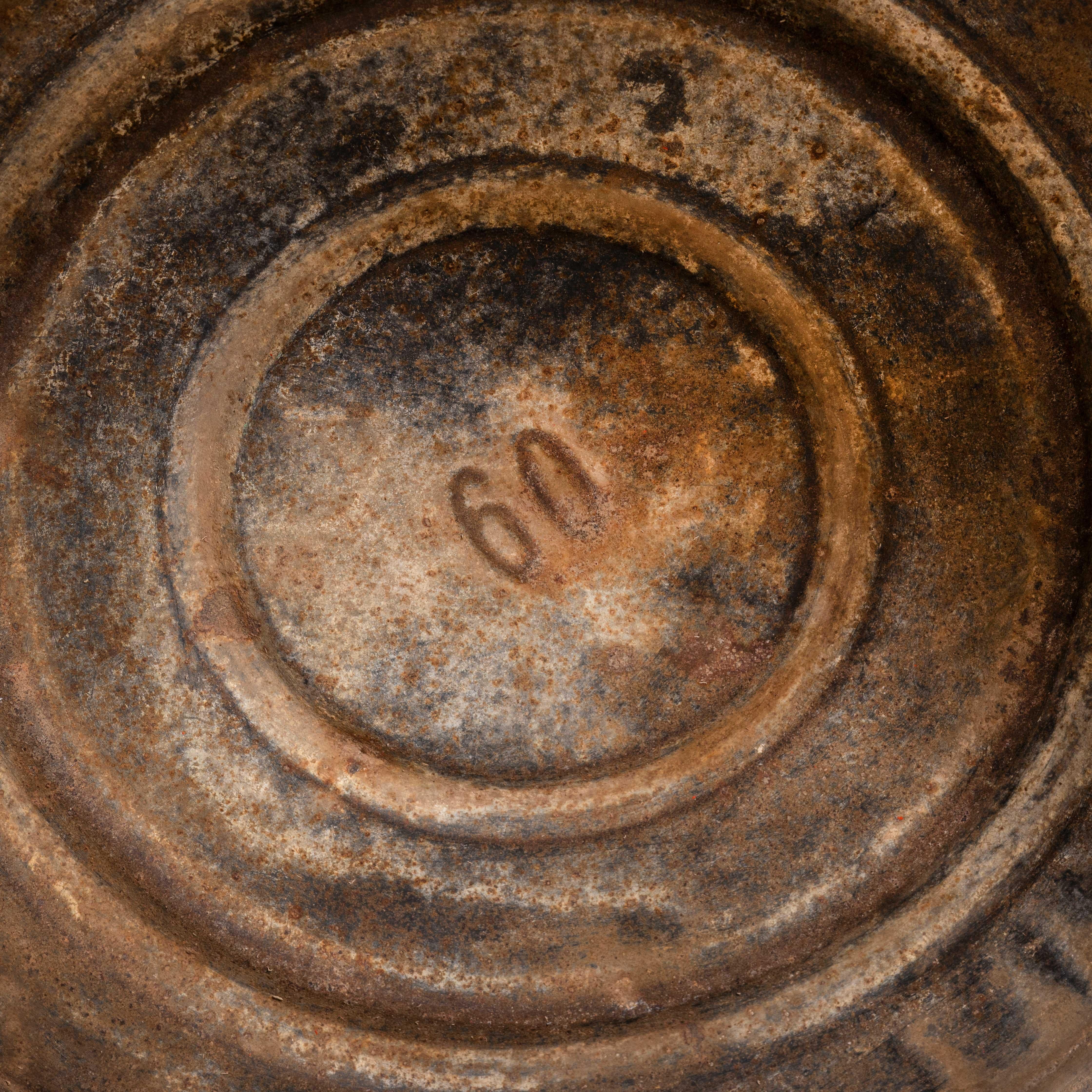Große französische verzinkte ovale Waschwanne - Pflanzgefäß (1554.1)
Große französische verzinkte ovale Waschwanne - Pflanzgefäß. Brilliante, traditionelle französische Waschschüssel mit zwei Griffen, ideal als Pflanzgefäß oder