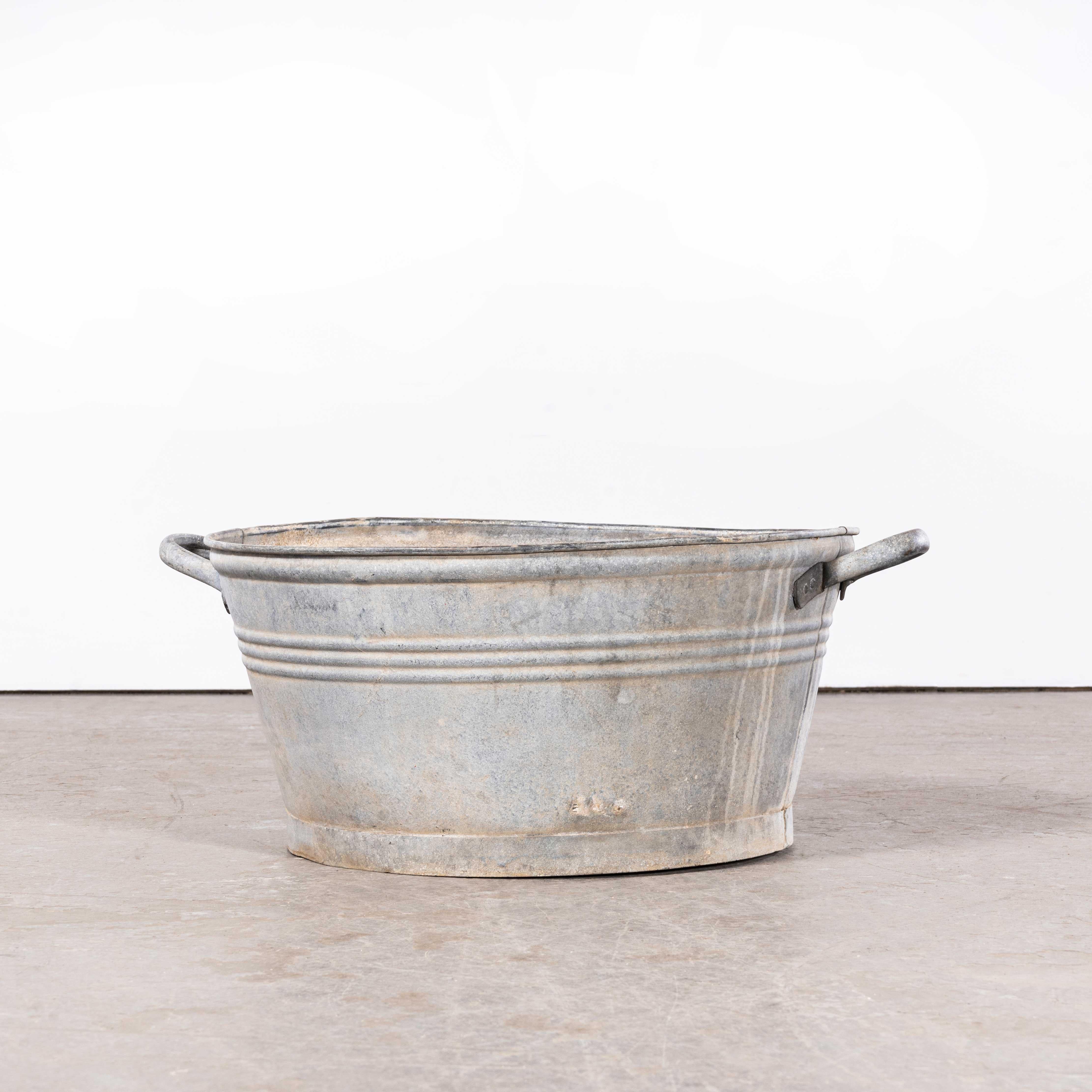 Large French Galvanised Oval Wash Tub - Planter (1554.1) In Good Condition For Sale In Hook, Hampshire