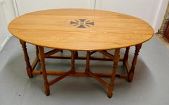 Large French Gate Leg Dining Table    This is a large table with double gate leg