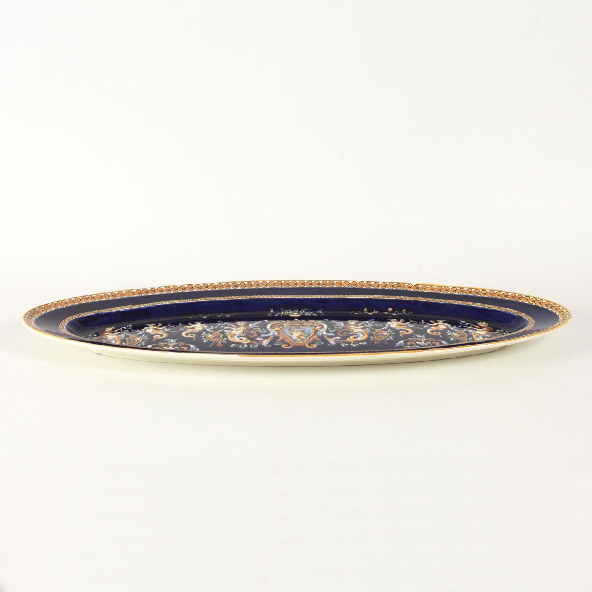 Große ovale französische Gien Renaissance-Servierplatte aus handbemaltem Porzellan (Neorenaissance) im Angebot