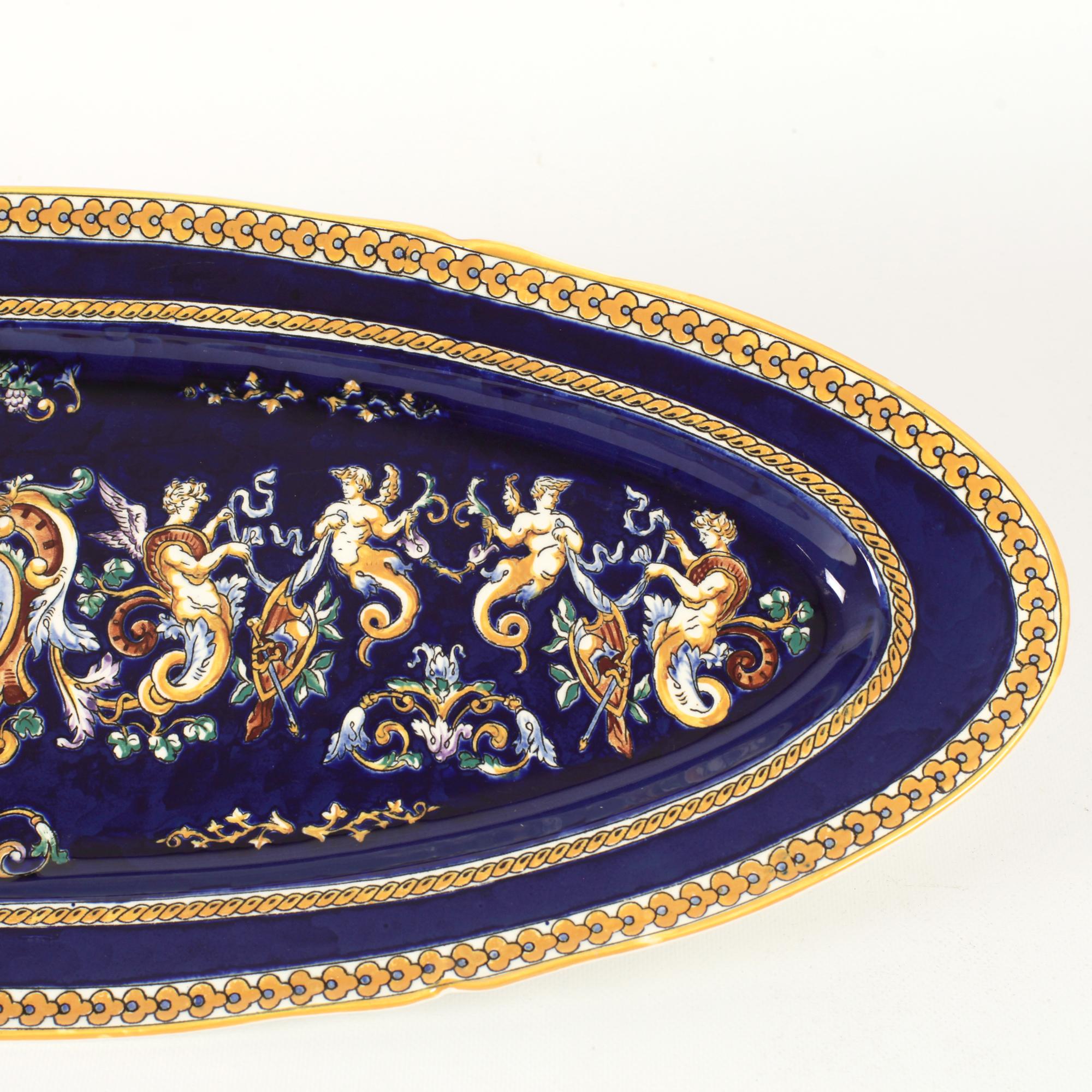 Große ovale französische Gien Renaissance-Servierplatte aus handbemaltem Porzellan (Ende des 20. Jahrhunderts) im Angebot