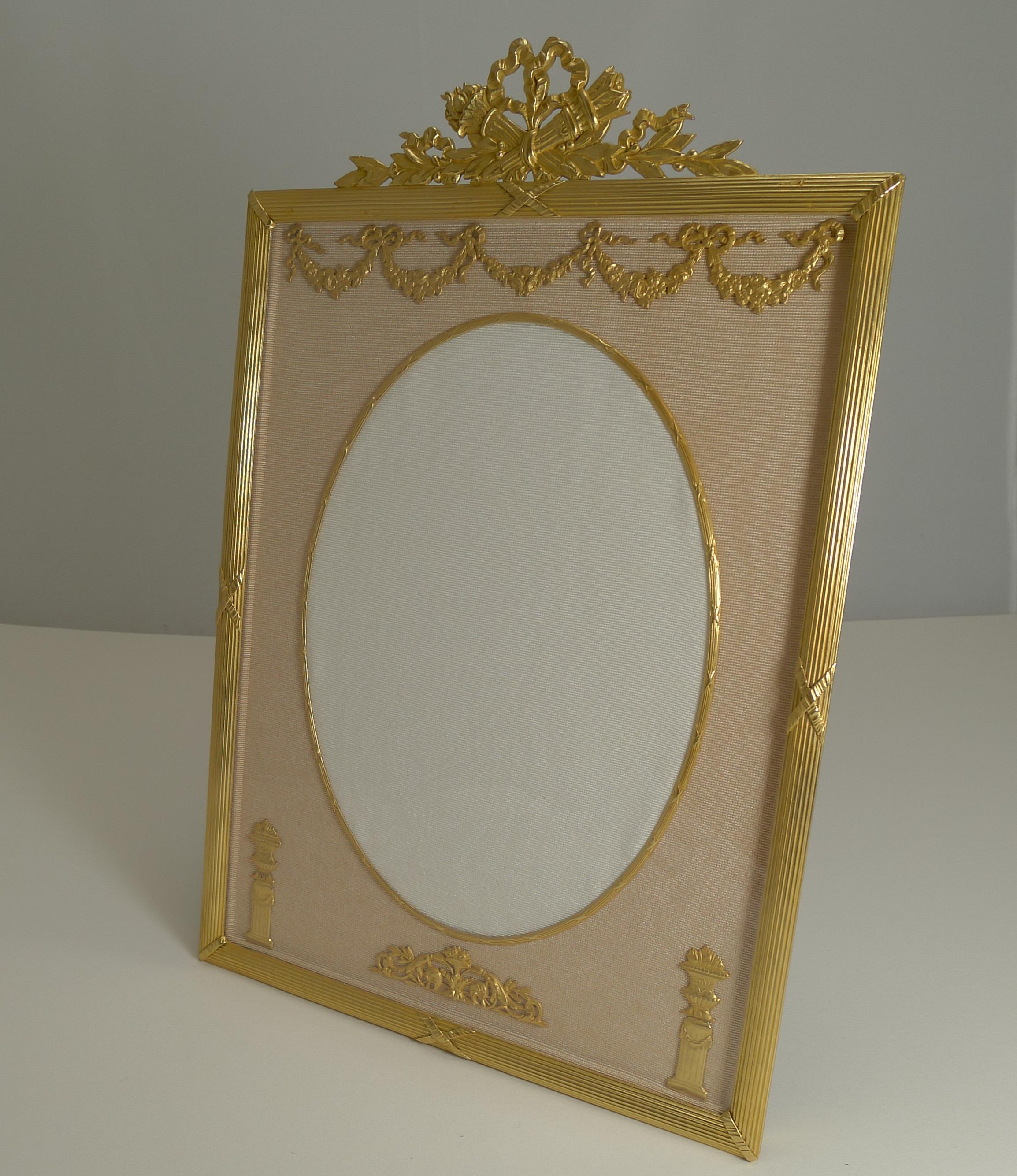 Gran marco de fotografía francés de bronce dorado, hacia 1890 en venta 1