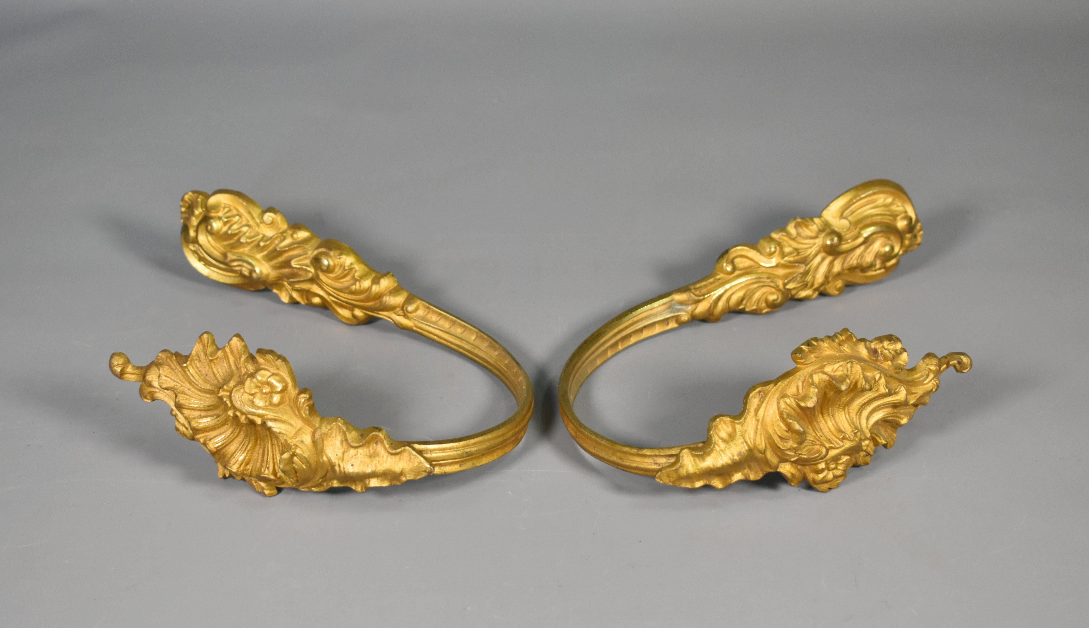 Grandes embrasses de rideaux en bronze doré de style Louis XV Bon état - En vente à SAINTE-COLOMBE, FR