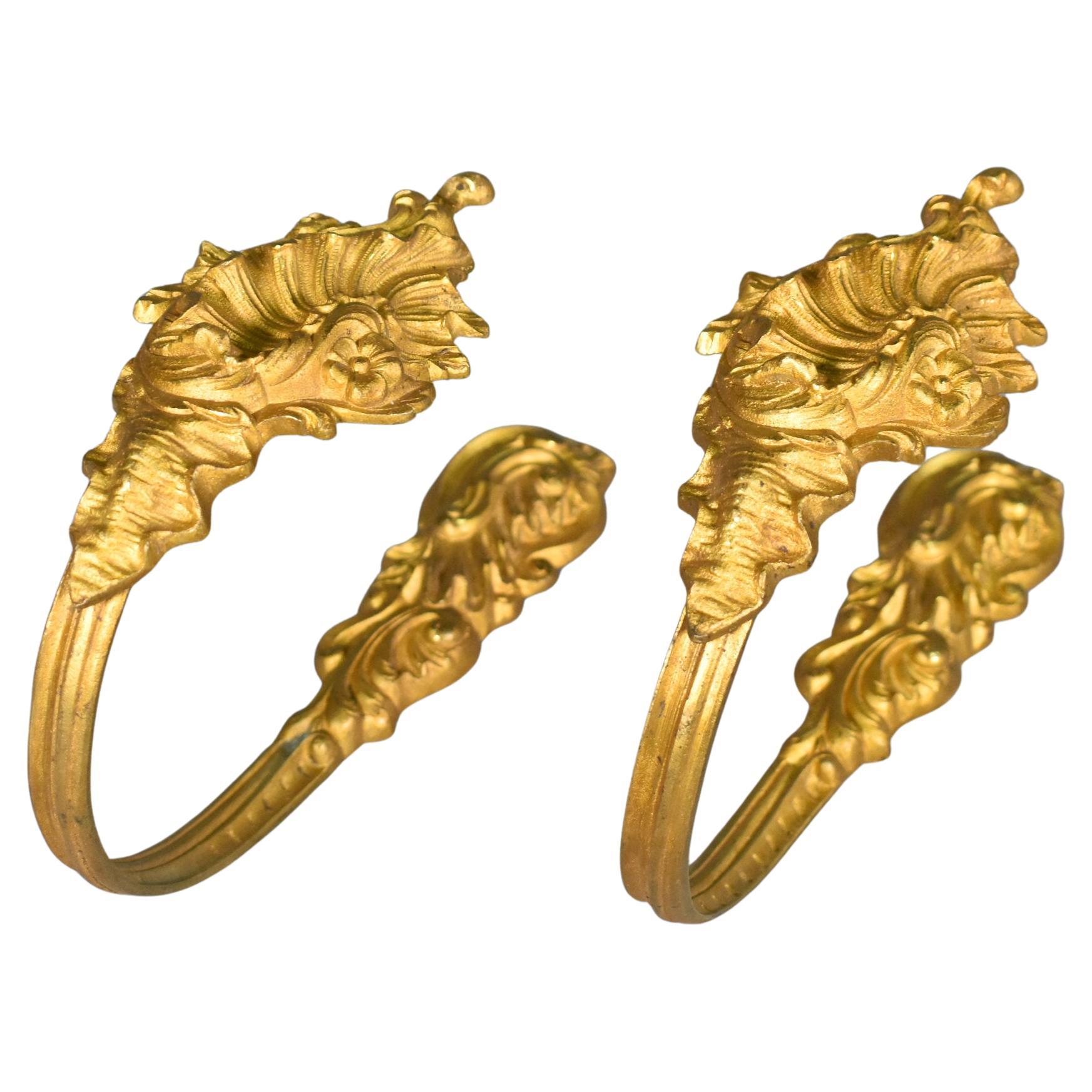 Grandes embrasses de rideaux en bronze doré de style Louis XV en vente