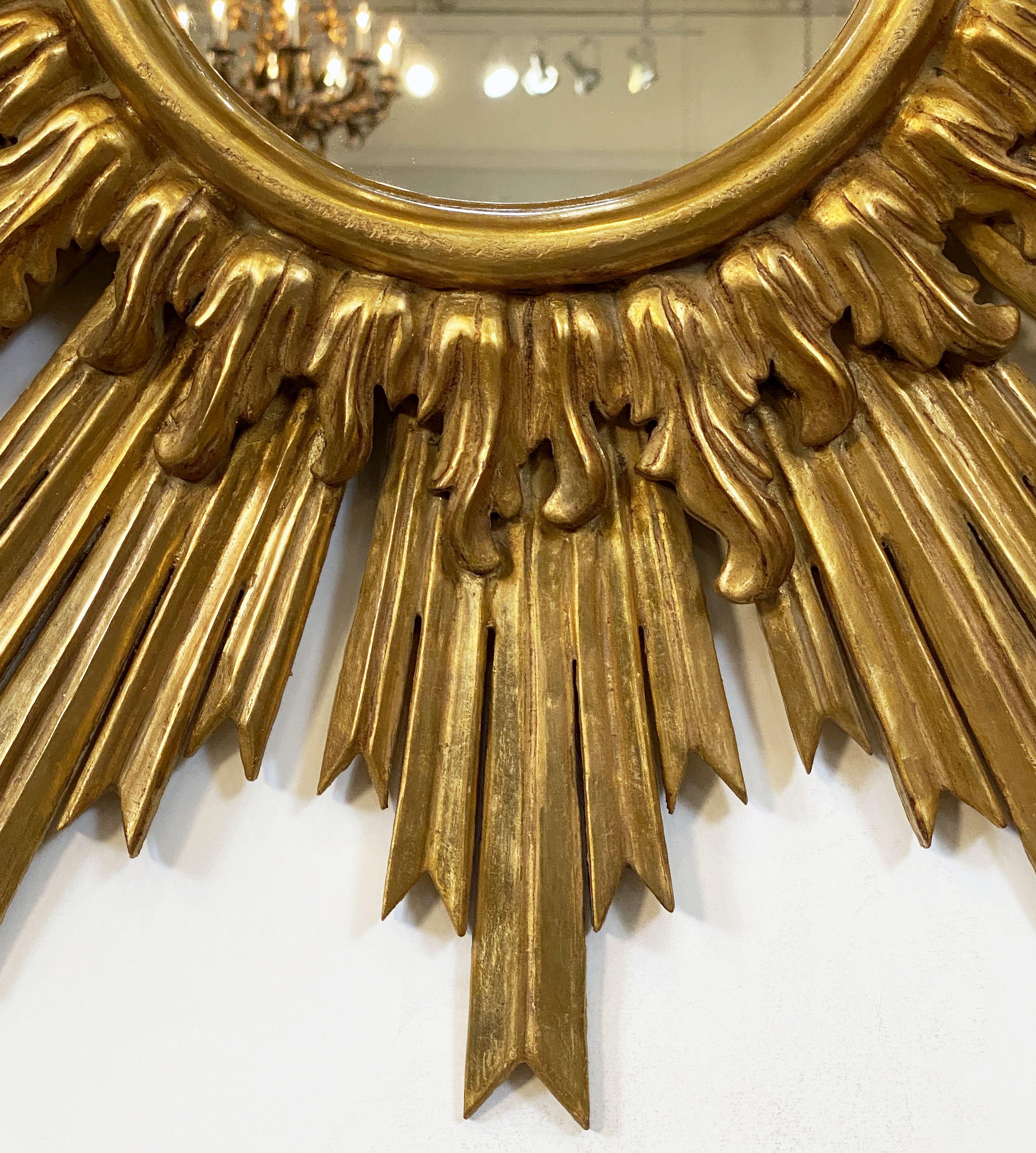 Large French Gilt Starburst or Sunburst Mirror (Diameter 26 1/2) 3