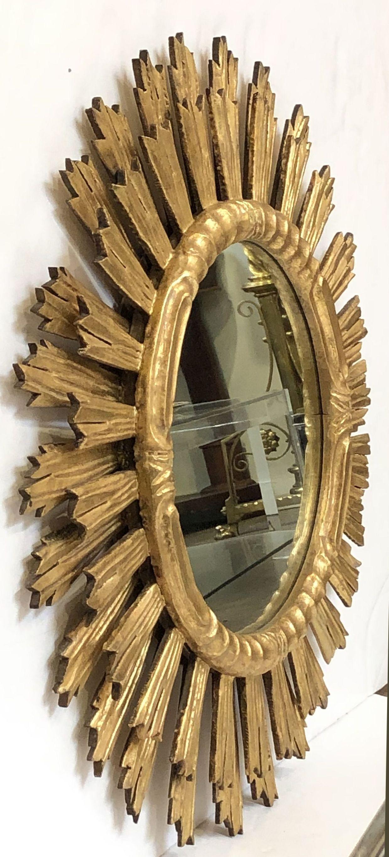 Large French Gilt Starburst or Sunburst Mirror (Diameter 29) In Good Condition In Austin, TX