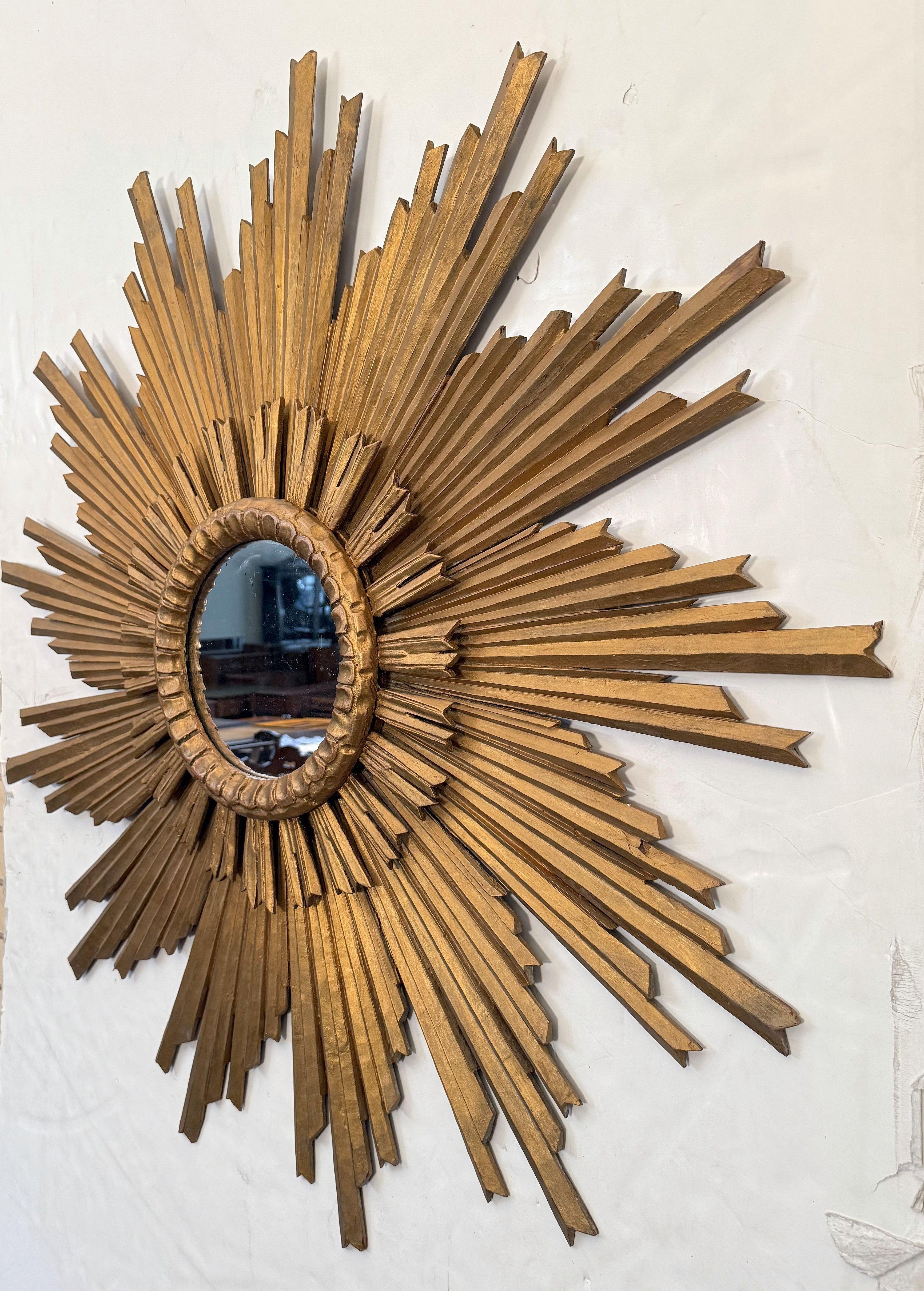 Doré Large French Gilt Starburst or Sunburst Mirror (Diameter 45 1/2) en vente