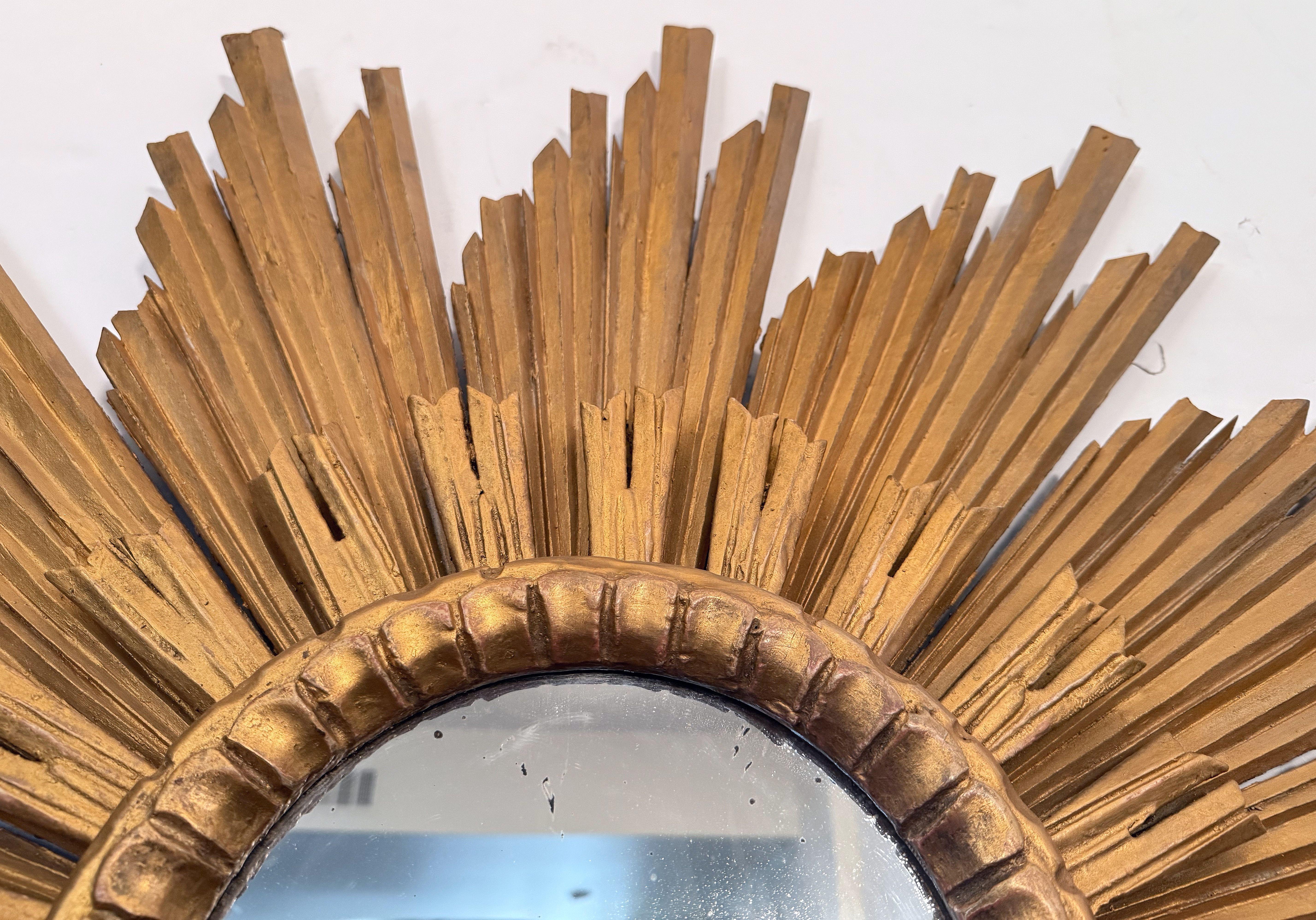 Large French Gilt Starburst or Sunburst Mirror (Diameter 45 1/2) Bon état - En vente à Austin, TX