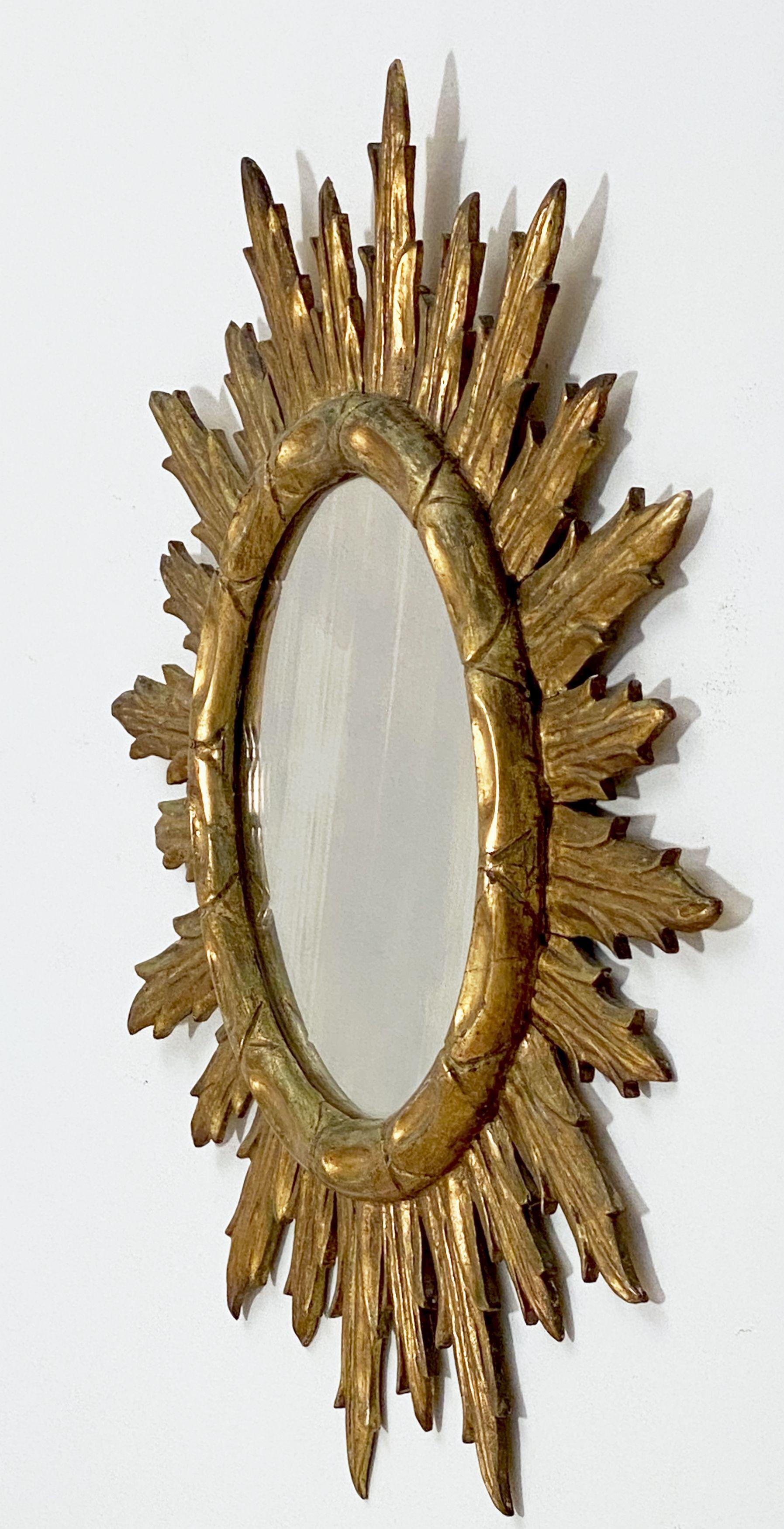 Large French Gilt Sunburst or Starburst Mirror (Diameter 32 1/4) In Good Condition In Austin, TX
