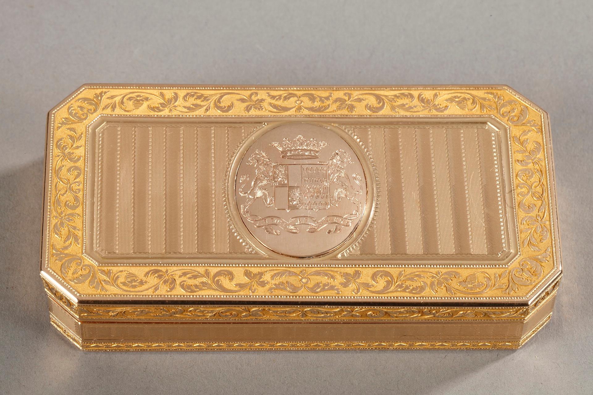 Large French Gold Snuffbox In Good Condition In Paris, FR