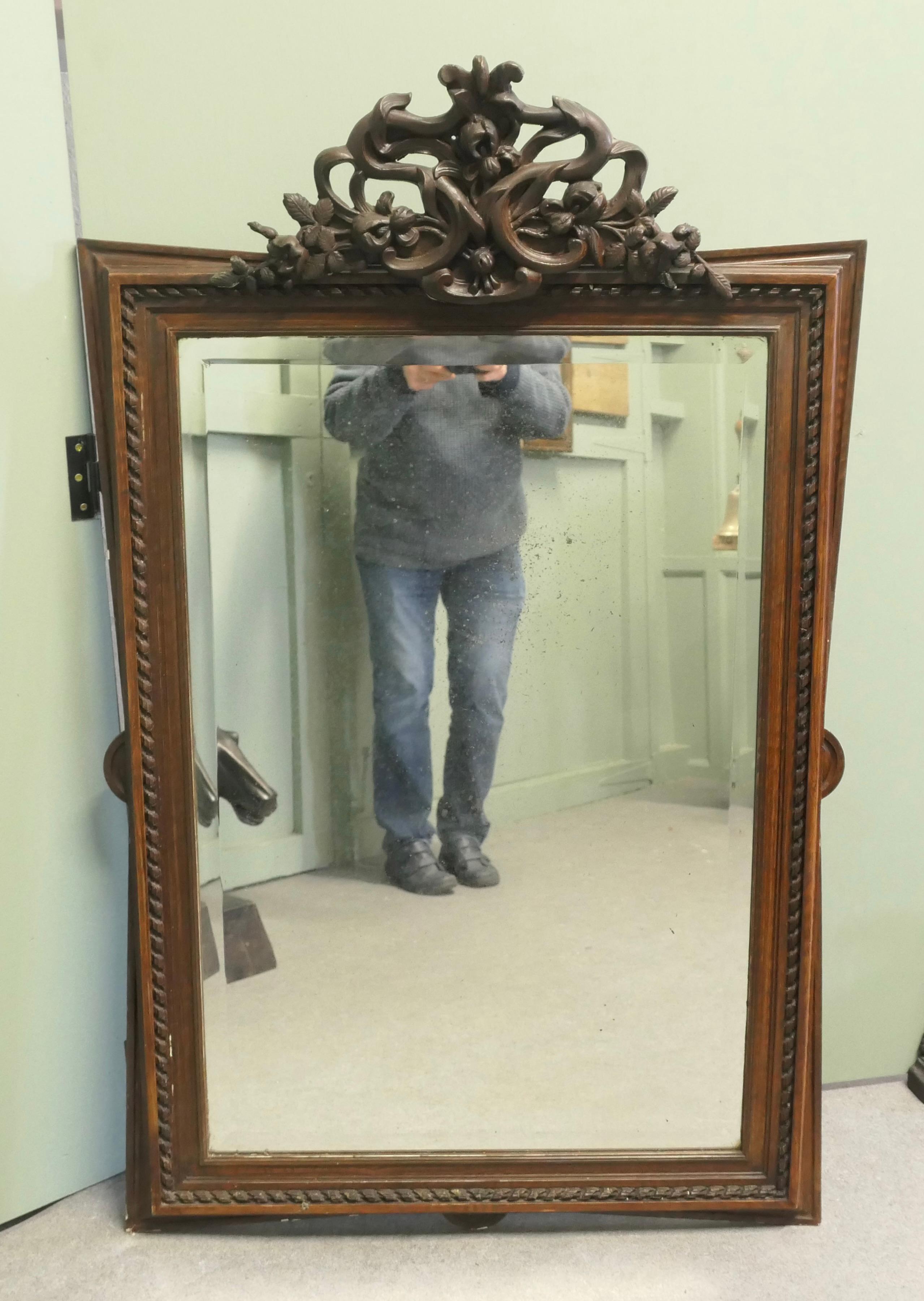 Grande specchio da parete in stile gotico francese intagliato in Oak Un pezzo ideale per l'ingresso in vendita 1