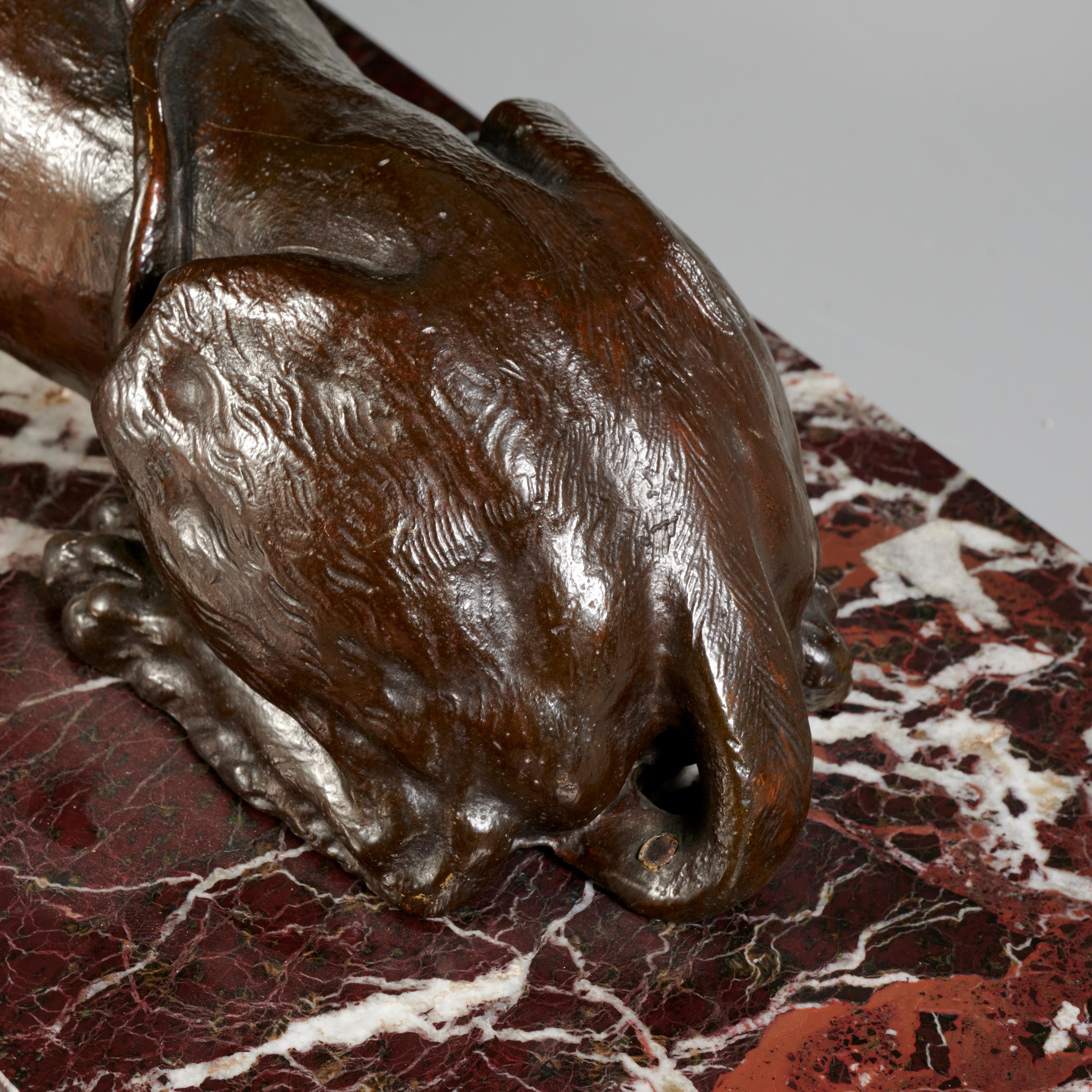 Milieu du XIXe siècle Grand Lion couché en bronze de l'époque du Grand Tour de France en vente