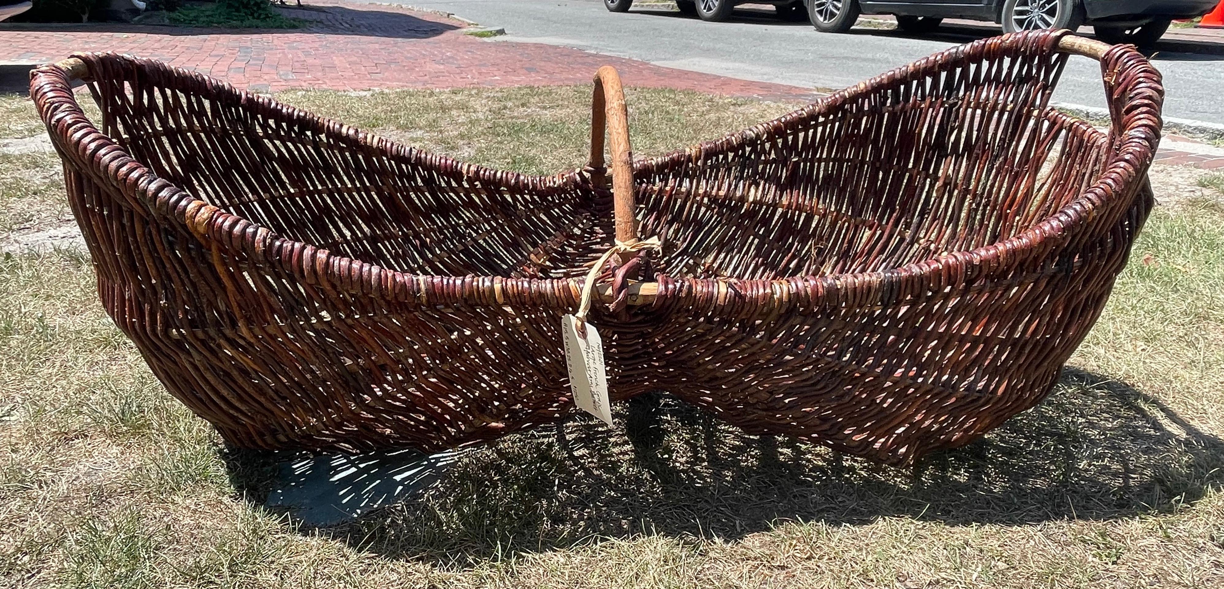 Large French Grape Harvest Arm Basket In Good Condition In Nantucket, MA