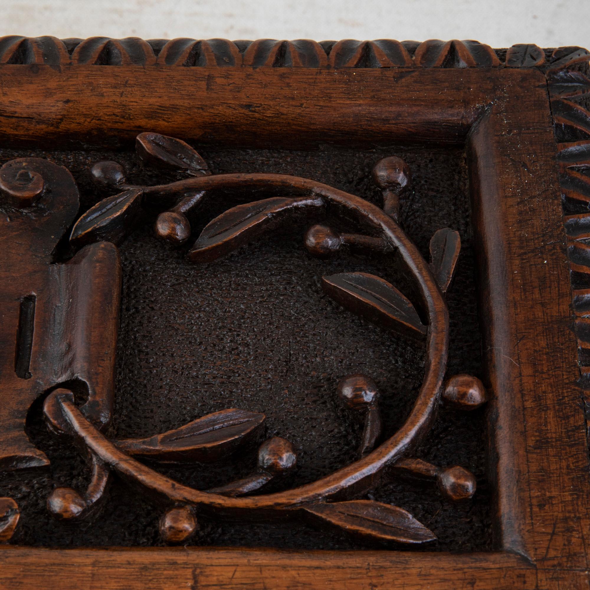 Large French Hand Carved Walnut Box with Olive Branches and Grape Vines For Sale 6