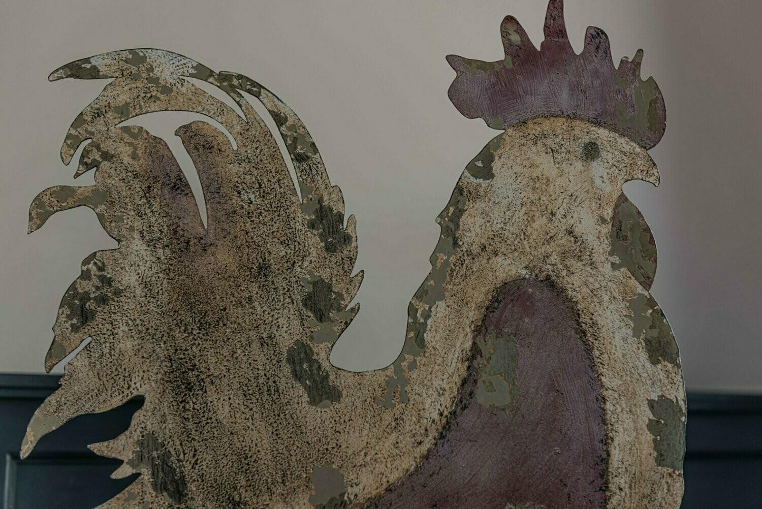 Français. Début du 20e siècle.

Un grand coq décoratif peint à la main

Provenant du sud de la France

Mesures : L:39 D:11 H:59CM.