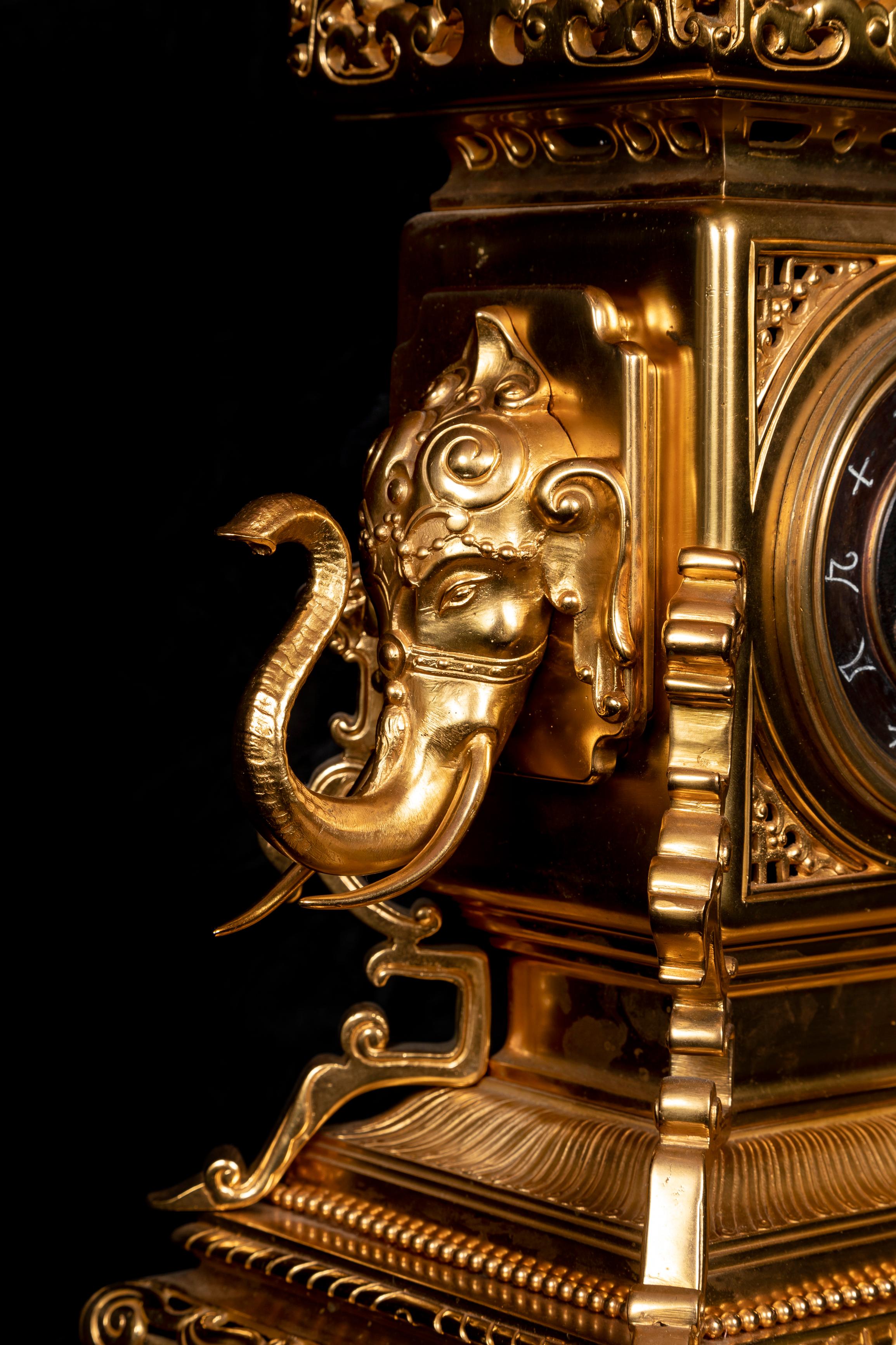 XIX secolo Grande orologio francese in stile giaponese con guarnizione in ormù attribuito a Edouard Lievre in vendita