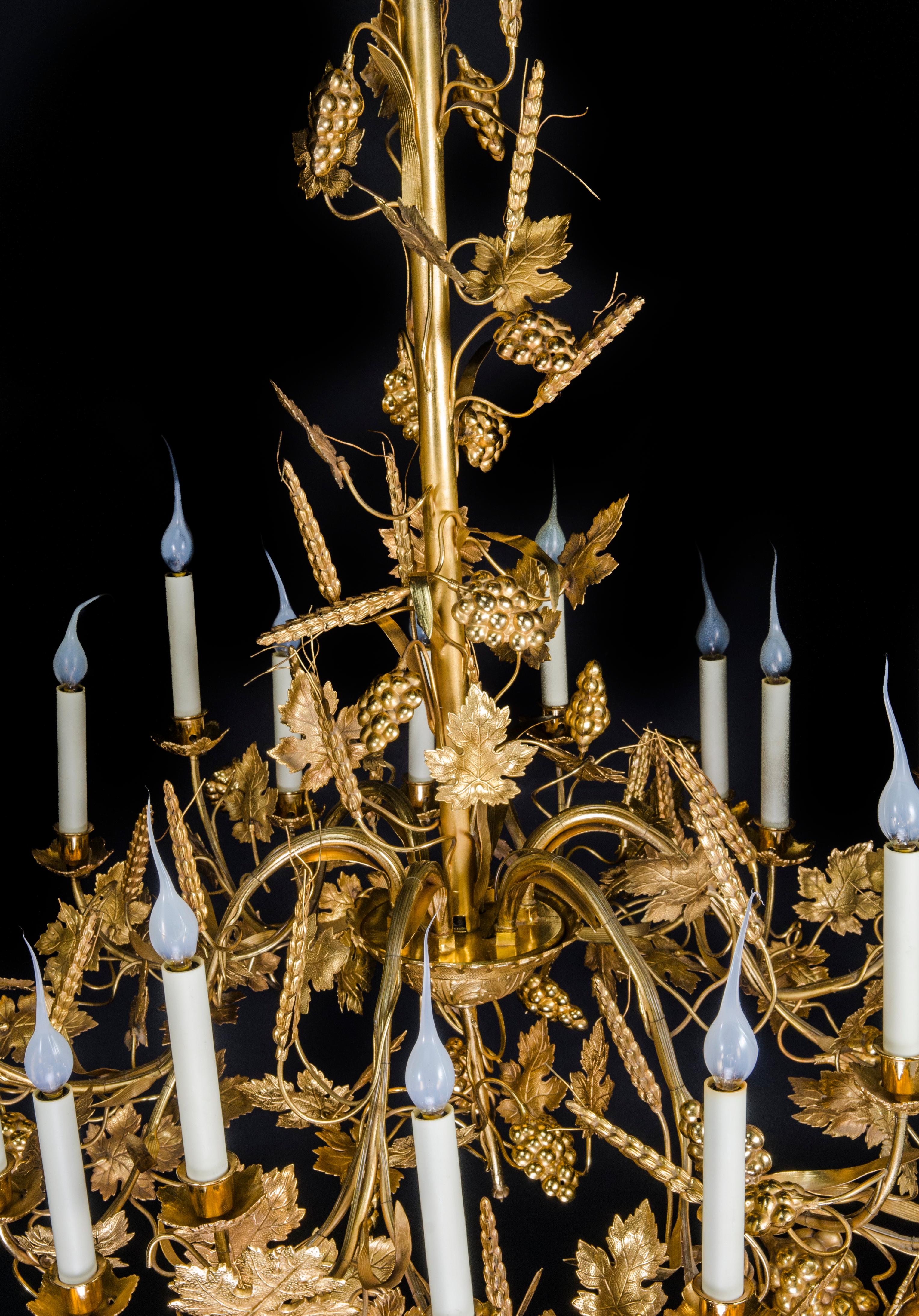Large French Late 19th Century Louis XVI Style Ormolu Grapevine chandelier In Good Condition For Sale In New York, NY