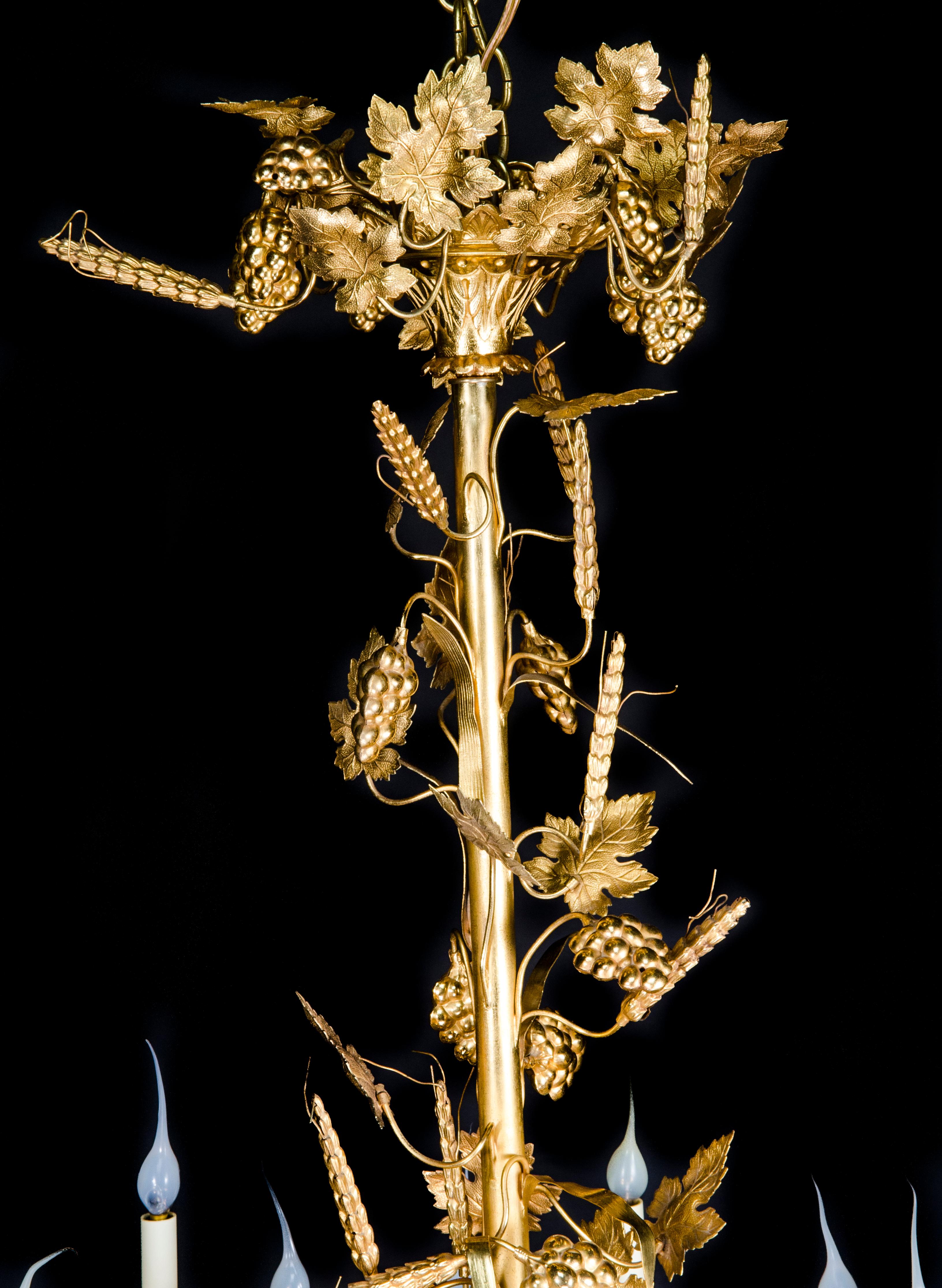 Large French Late 19th Century Louis XVI Style Ormolu Grapevine chandelier For Sale 2