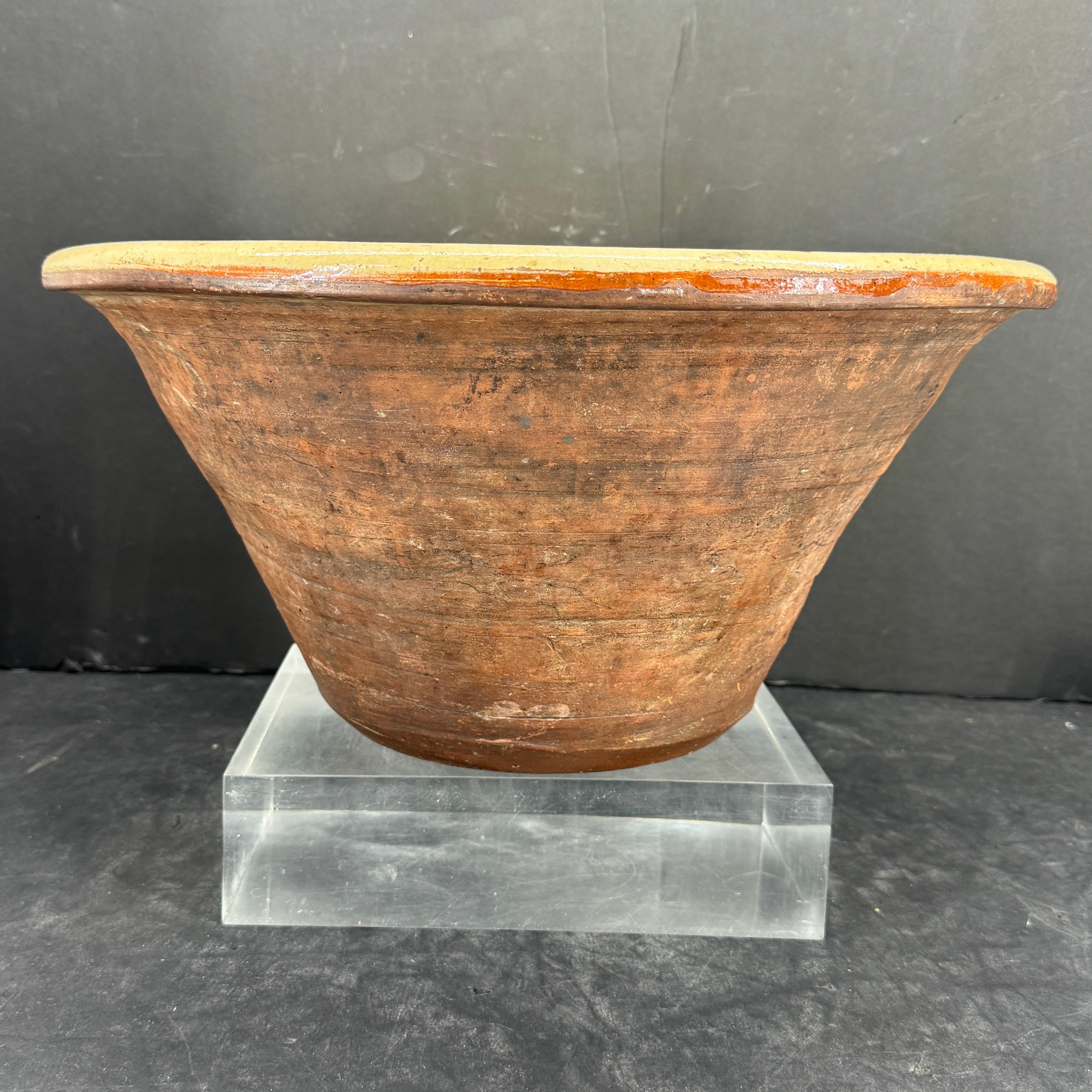 Poterie Grand bol Tian jaune de la fin du 19ème siècle en vente